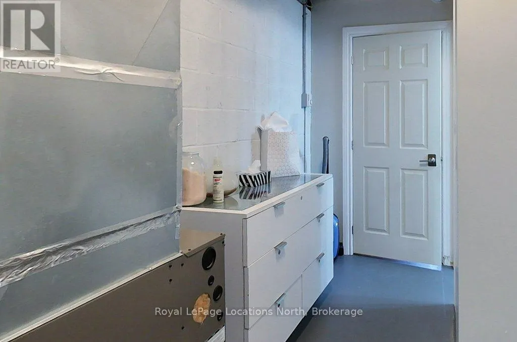 8 SYKES STREET N