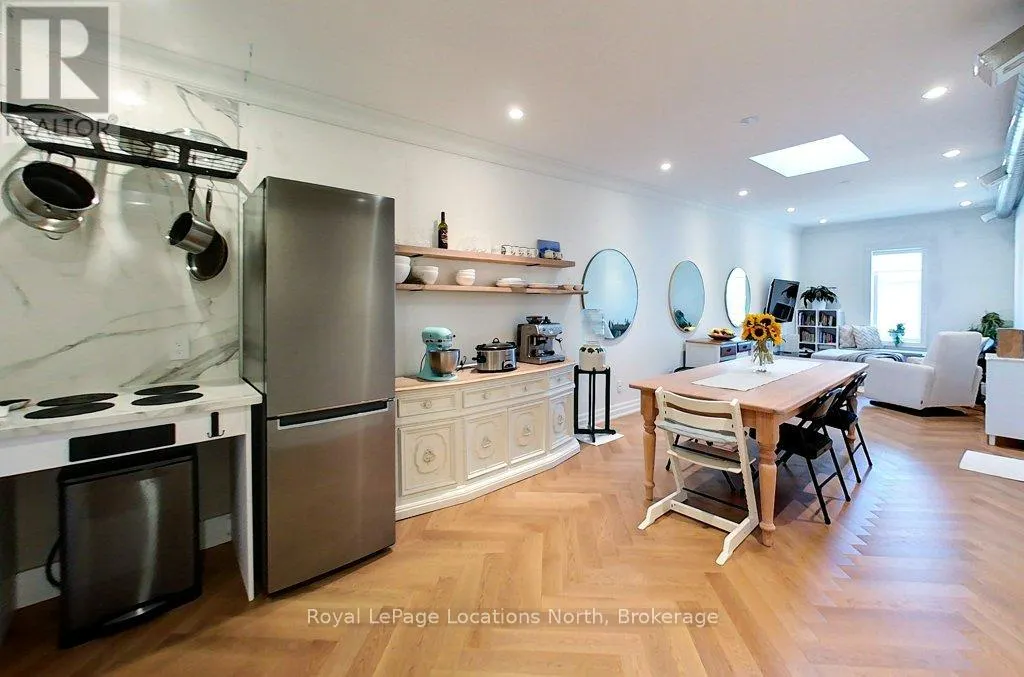 8 SYKES STREET N