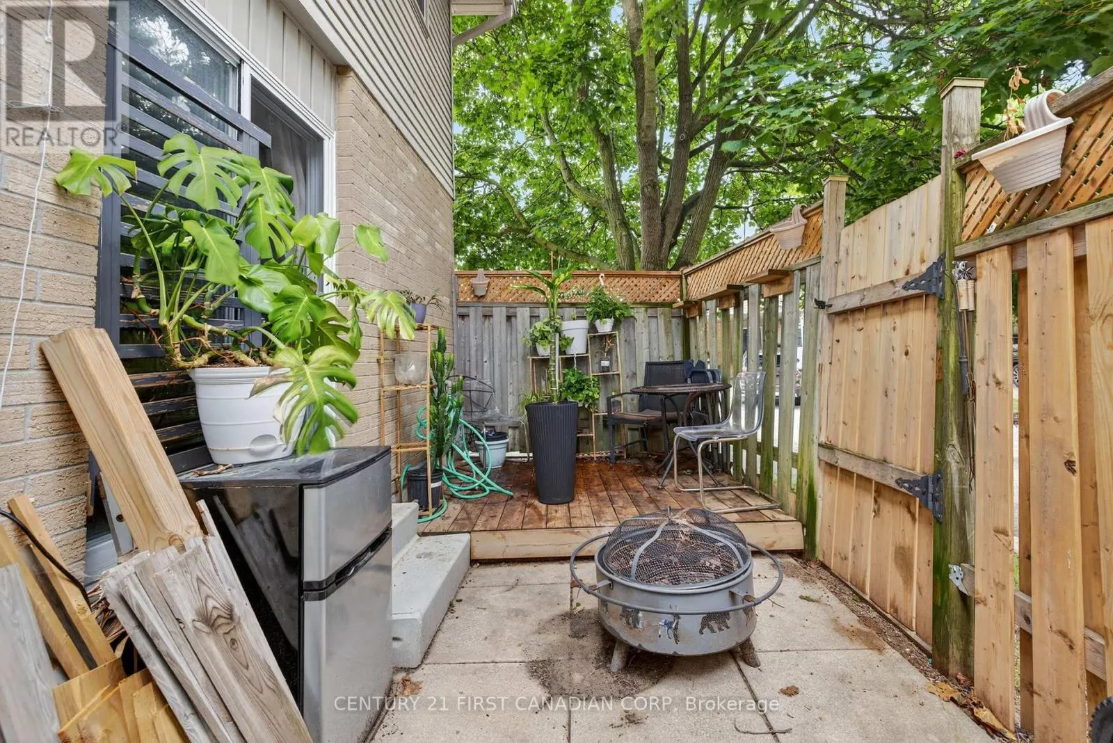 55 ASHLEY CRESCENT