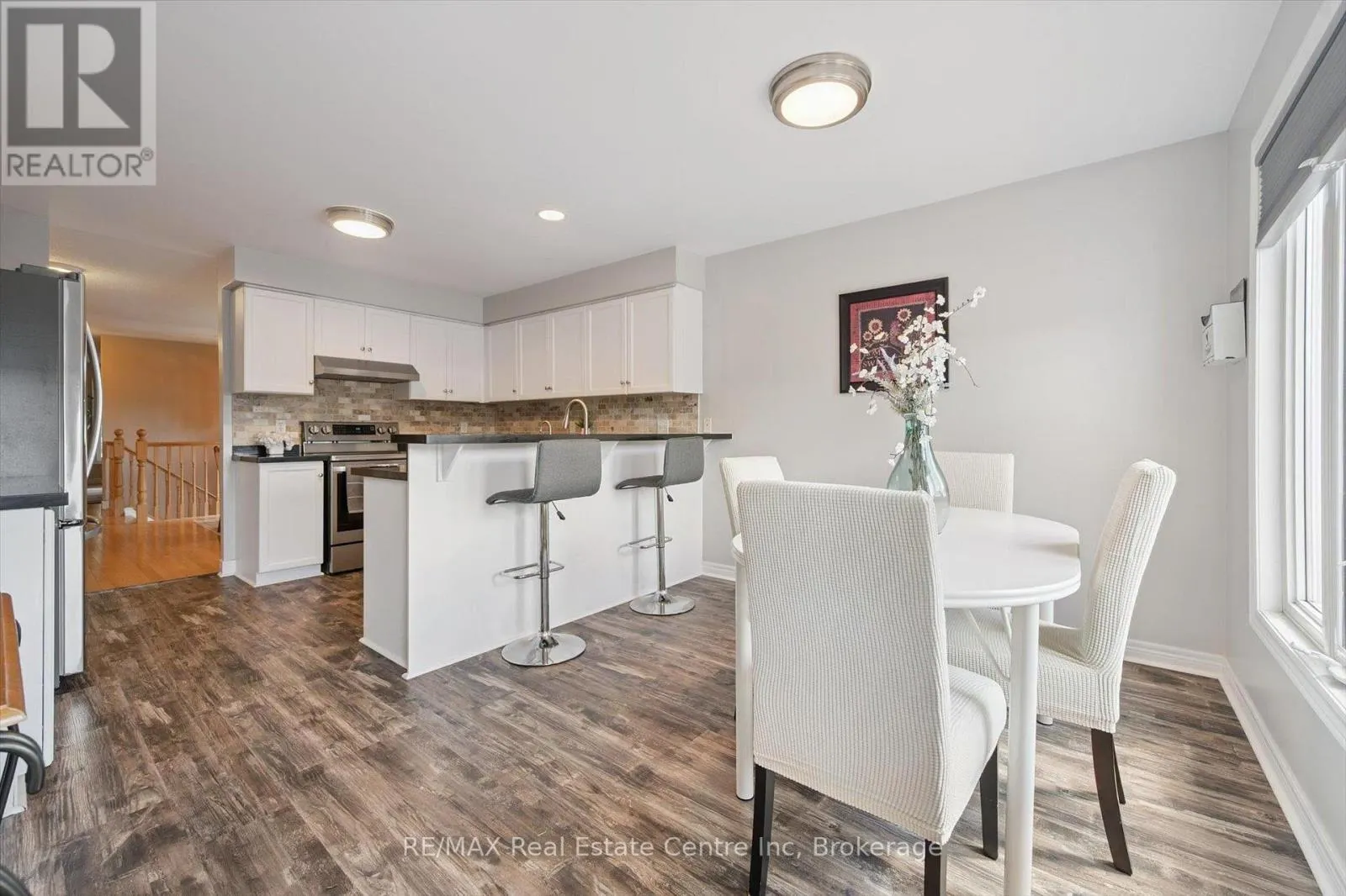 98 SCHRODER CRESCENT