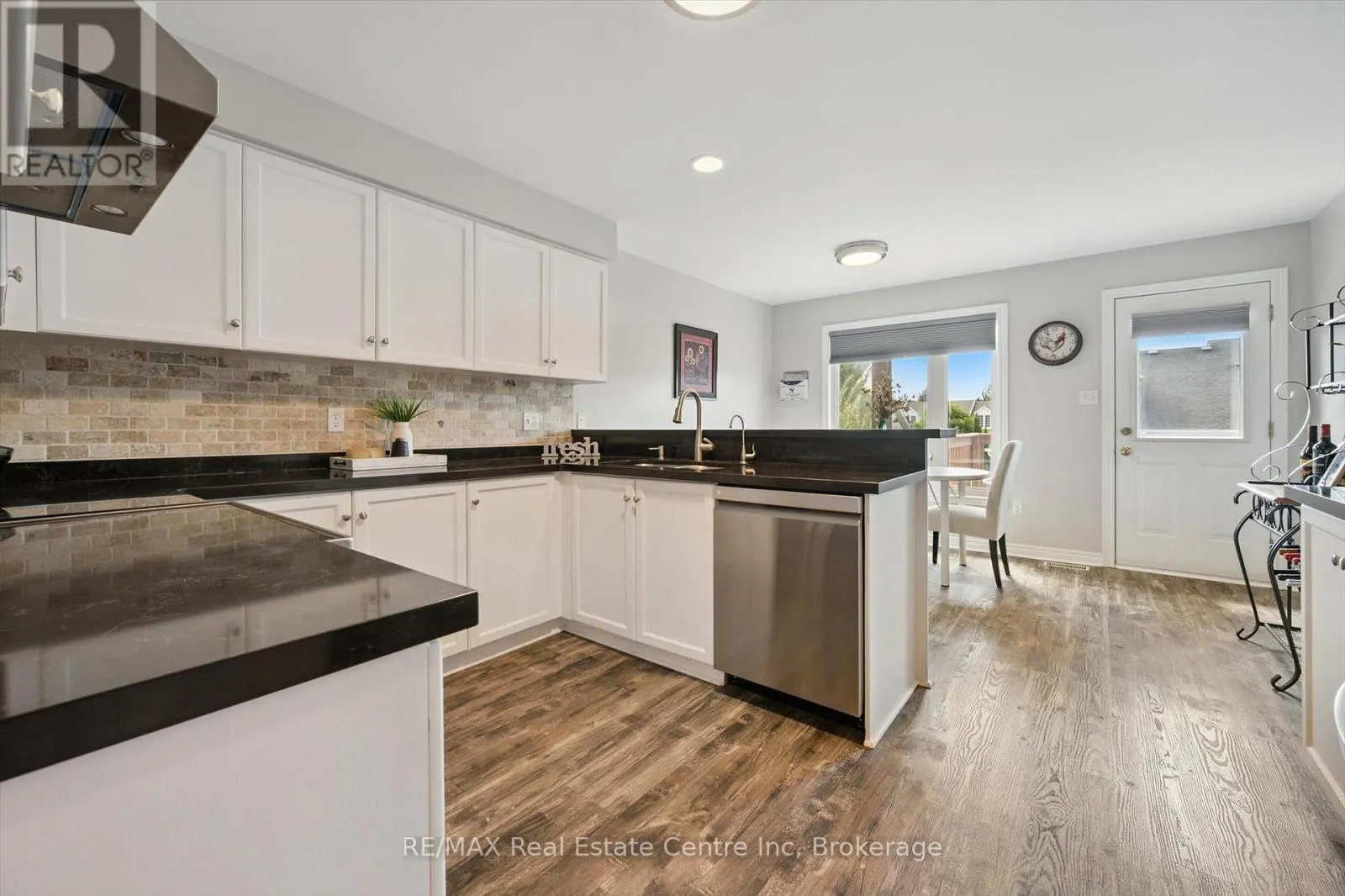 98 SCHRODER CRESCENT