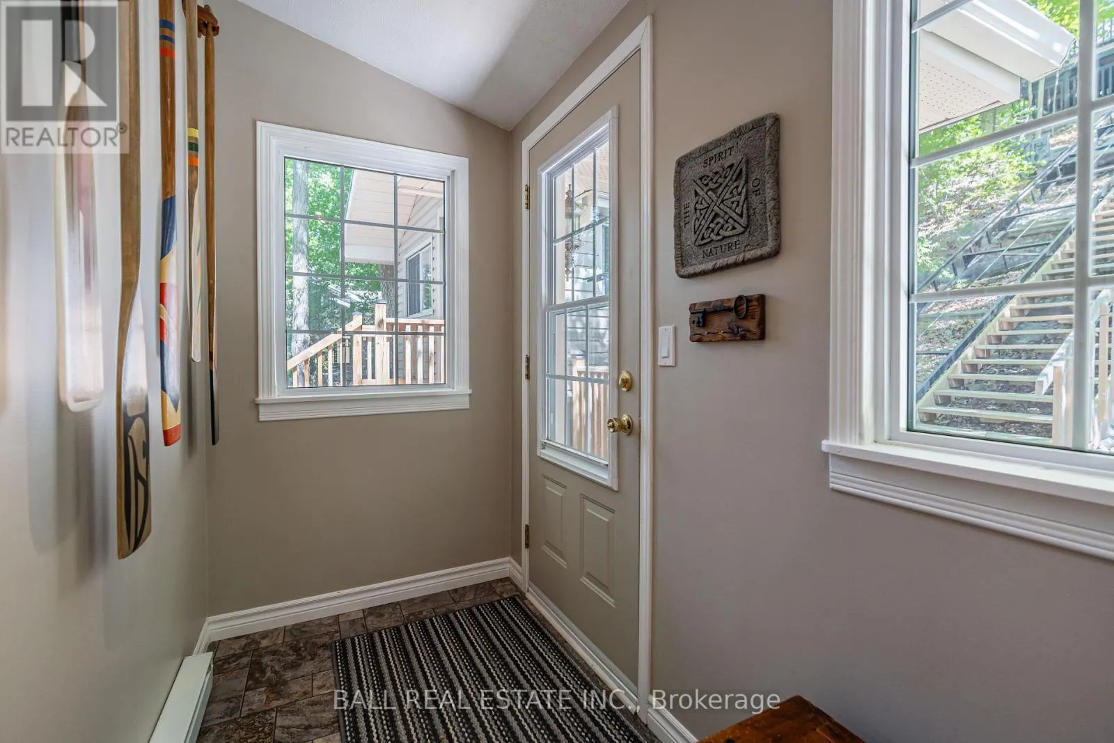 27 MAPLEWOOD COURT