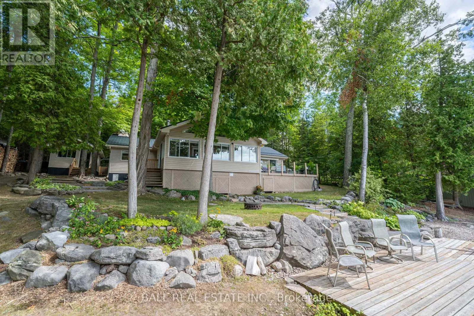 27 MAPLEWOOD COURT