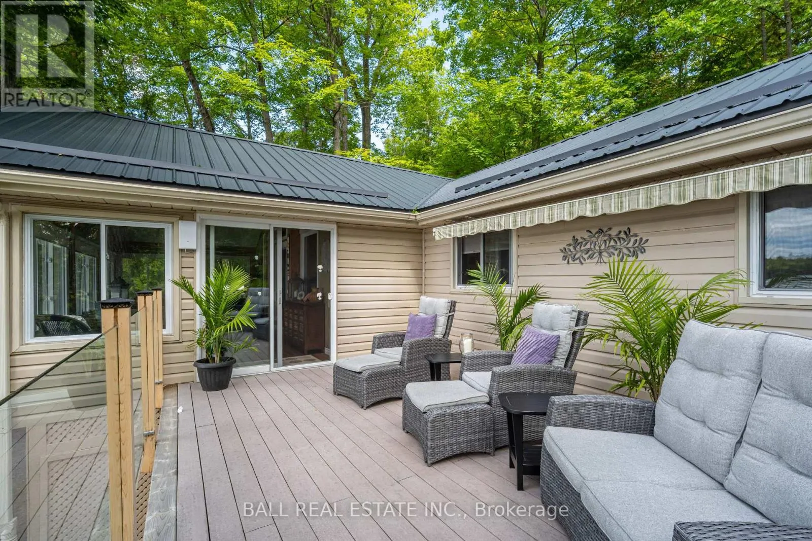 27 MAPLEWOOD COURT