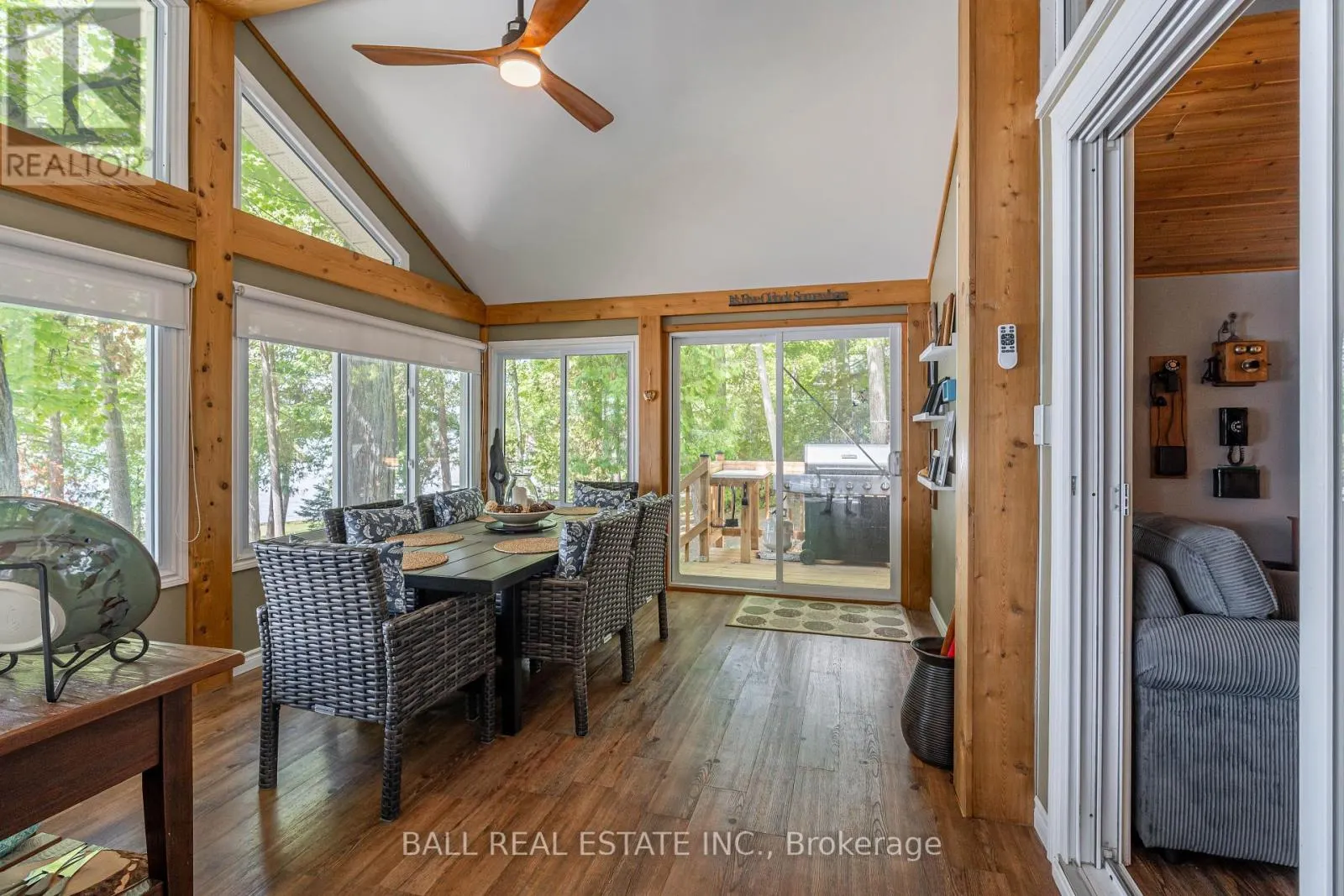 27 MAPLEWOOD COURT