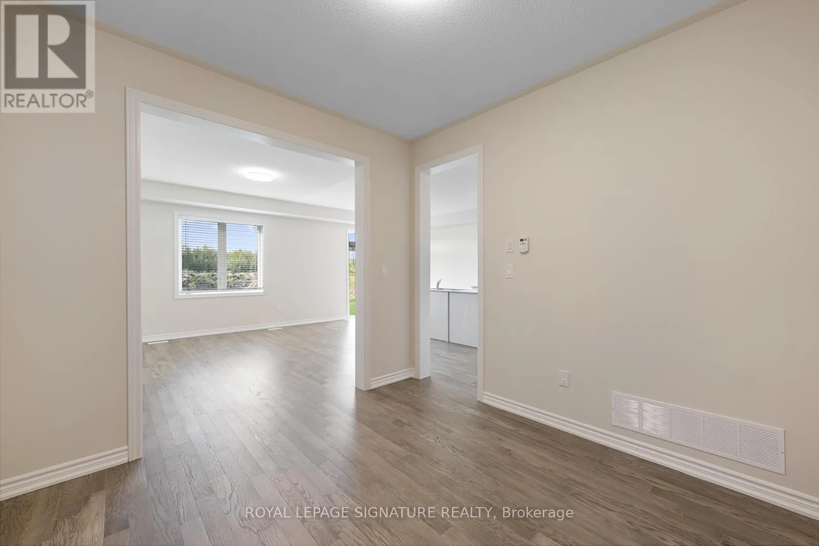 36 HILLCROFT WAY