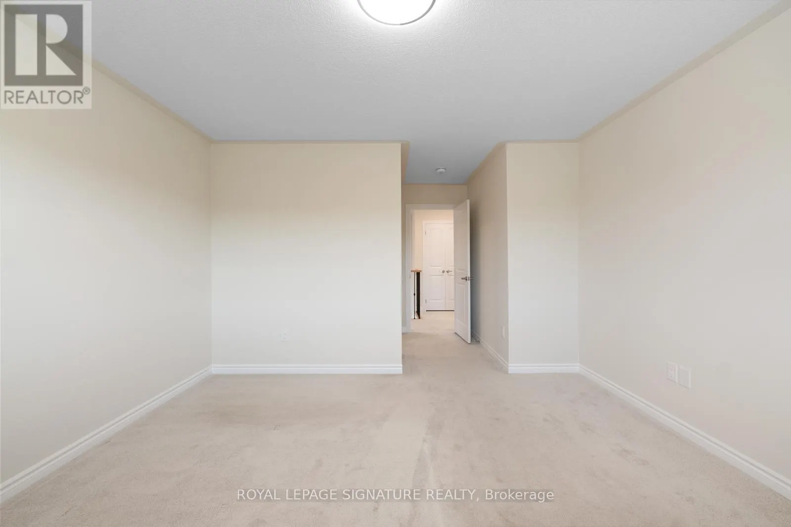 36 HILLCROFT WAY