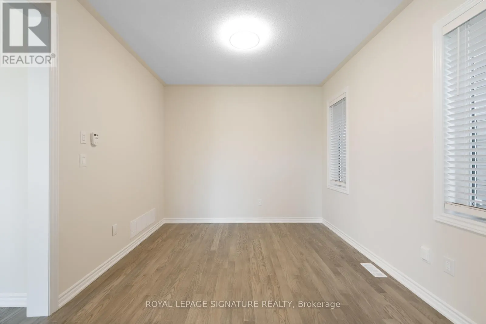 36 HILLCROFT WAY