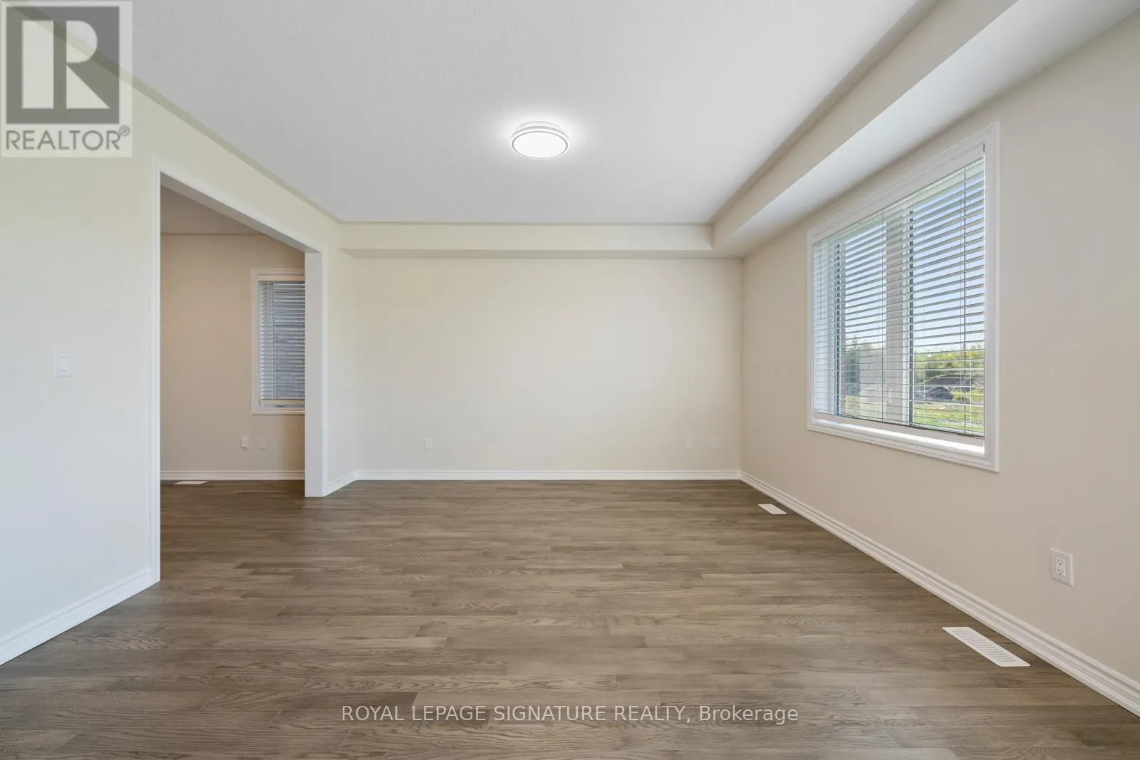 36 HILLCROFT WAY
