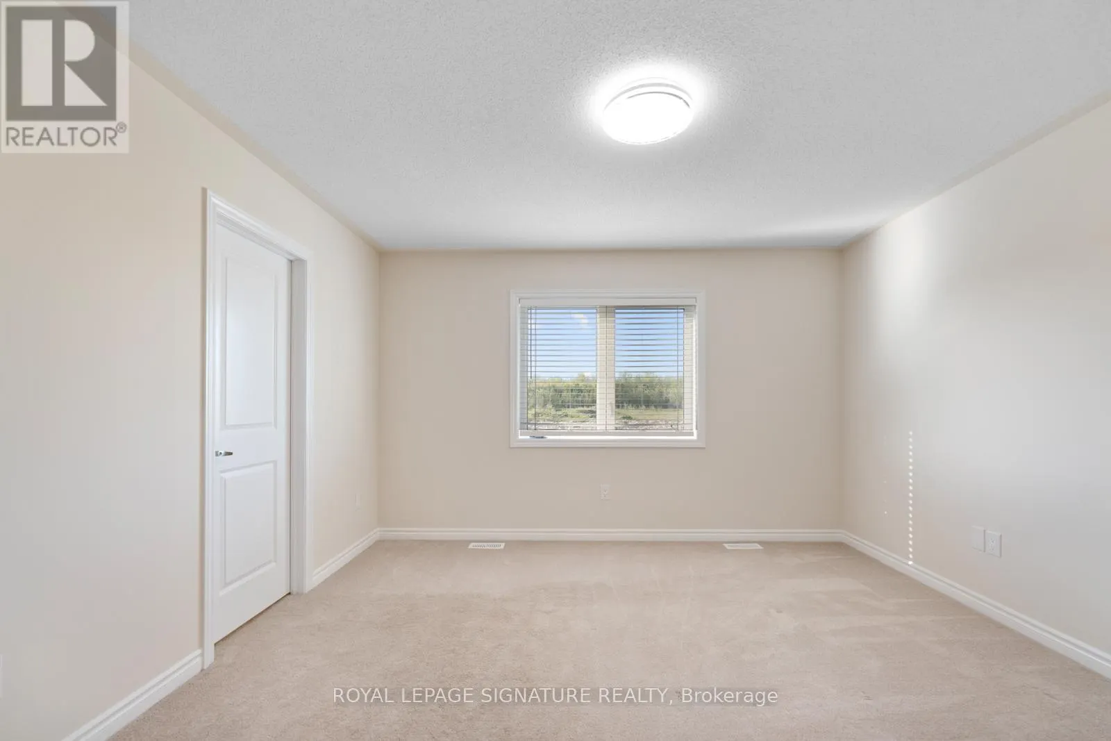 36 HILLCROFT WAY