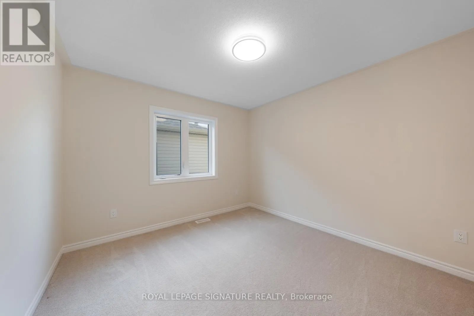 36 HILLCROFT WAY
