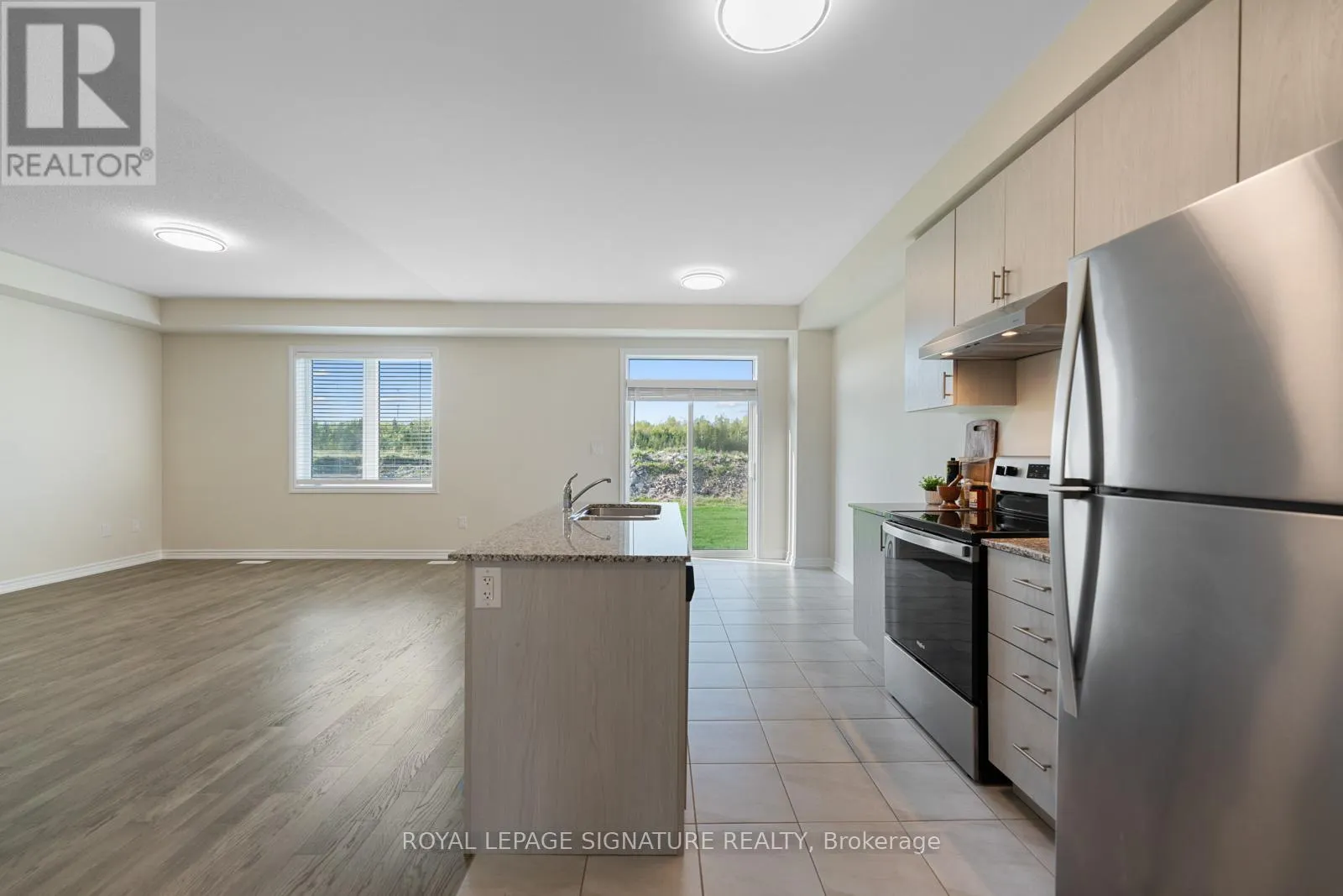 36 HILLCROFT WAY