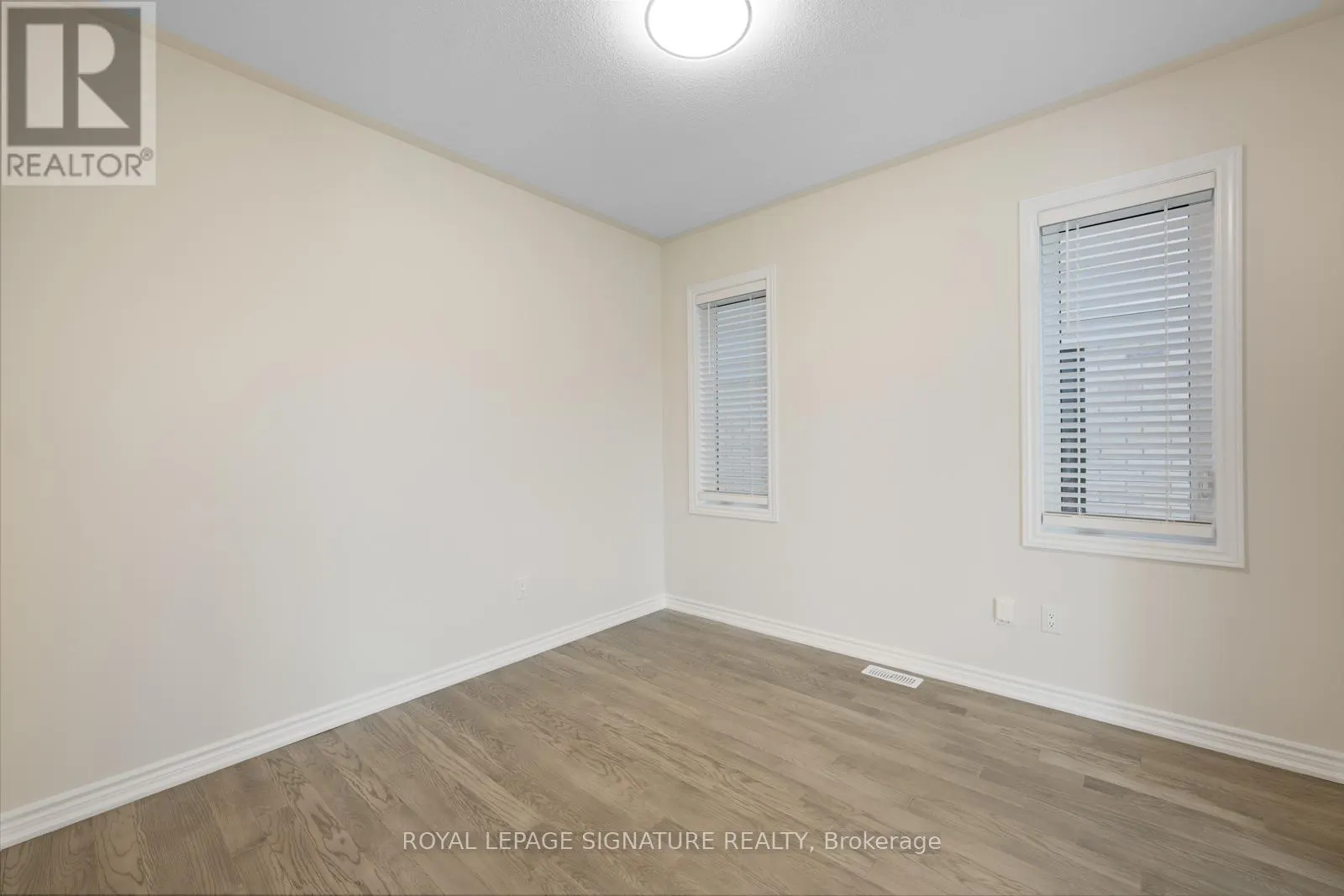 36 HILLCROFT WAY