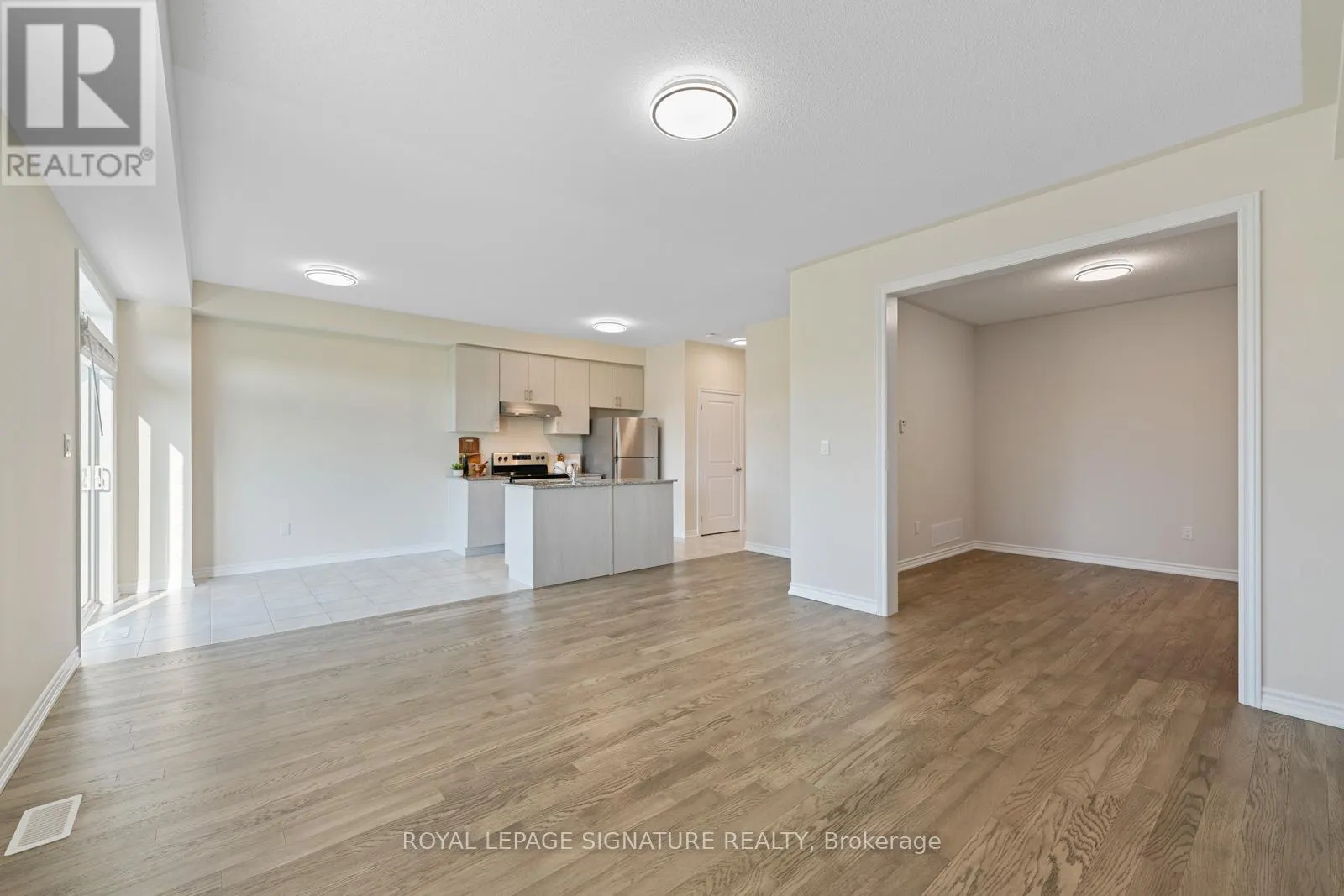36 HILLCROFT WAY