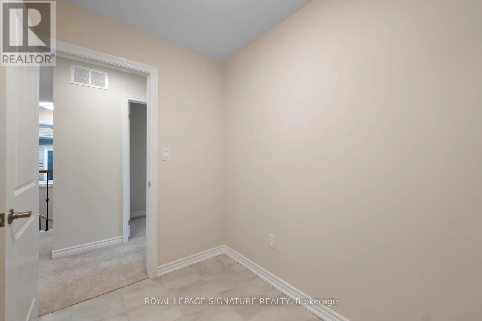 36 HILLCROFT WAY