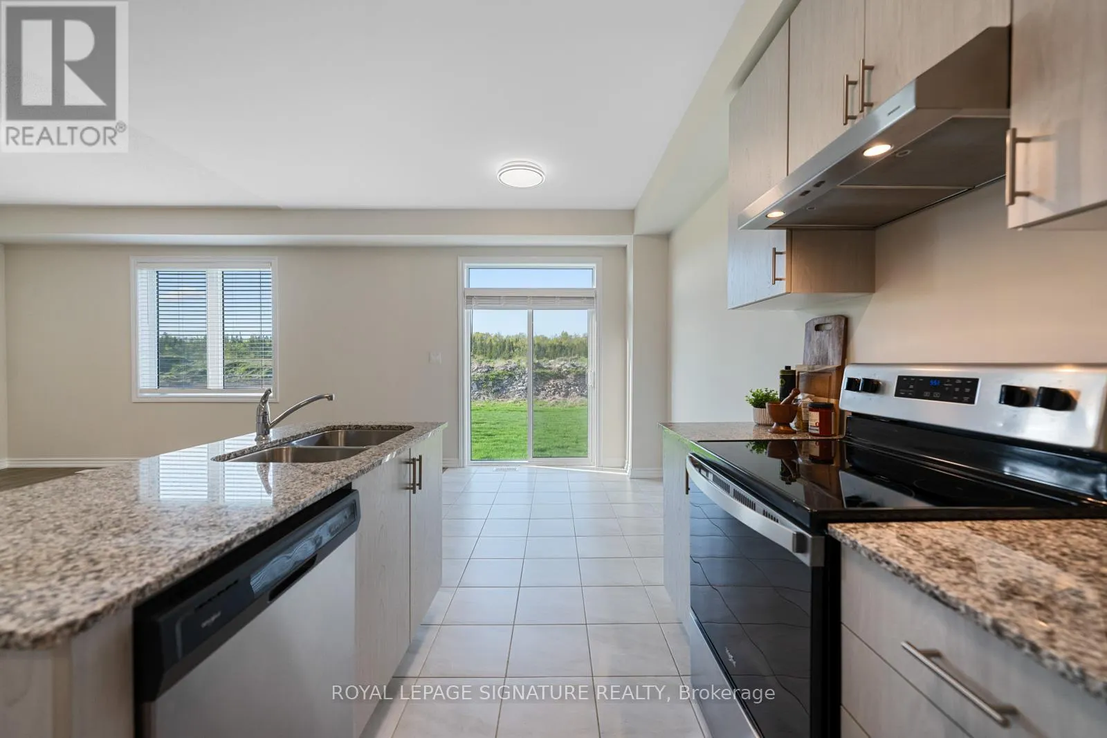 36 HILLCROFT WAY