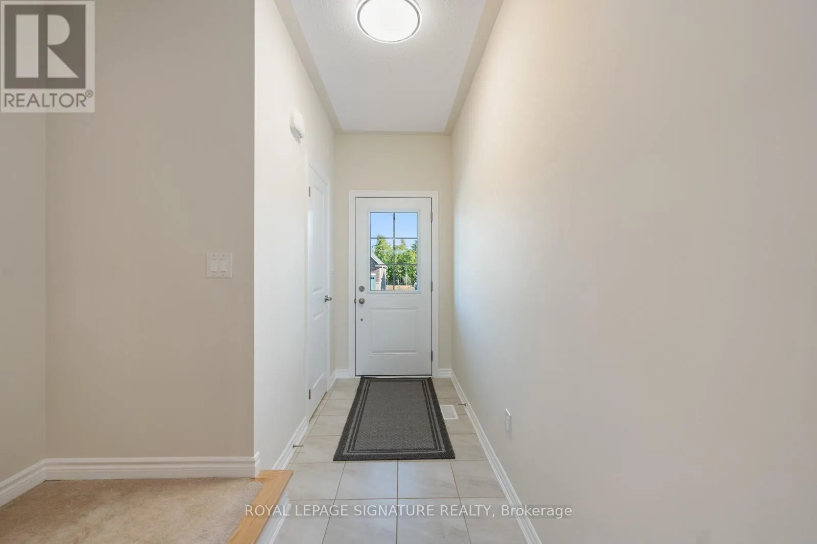36 HILLCROFT WAY