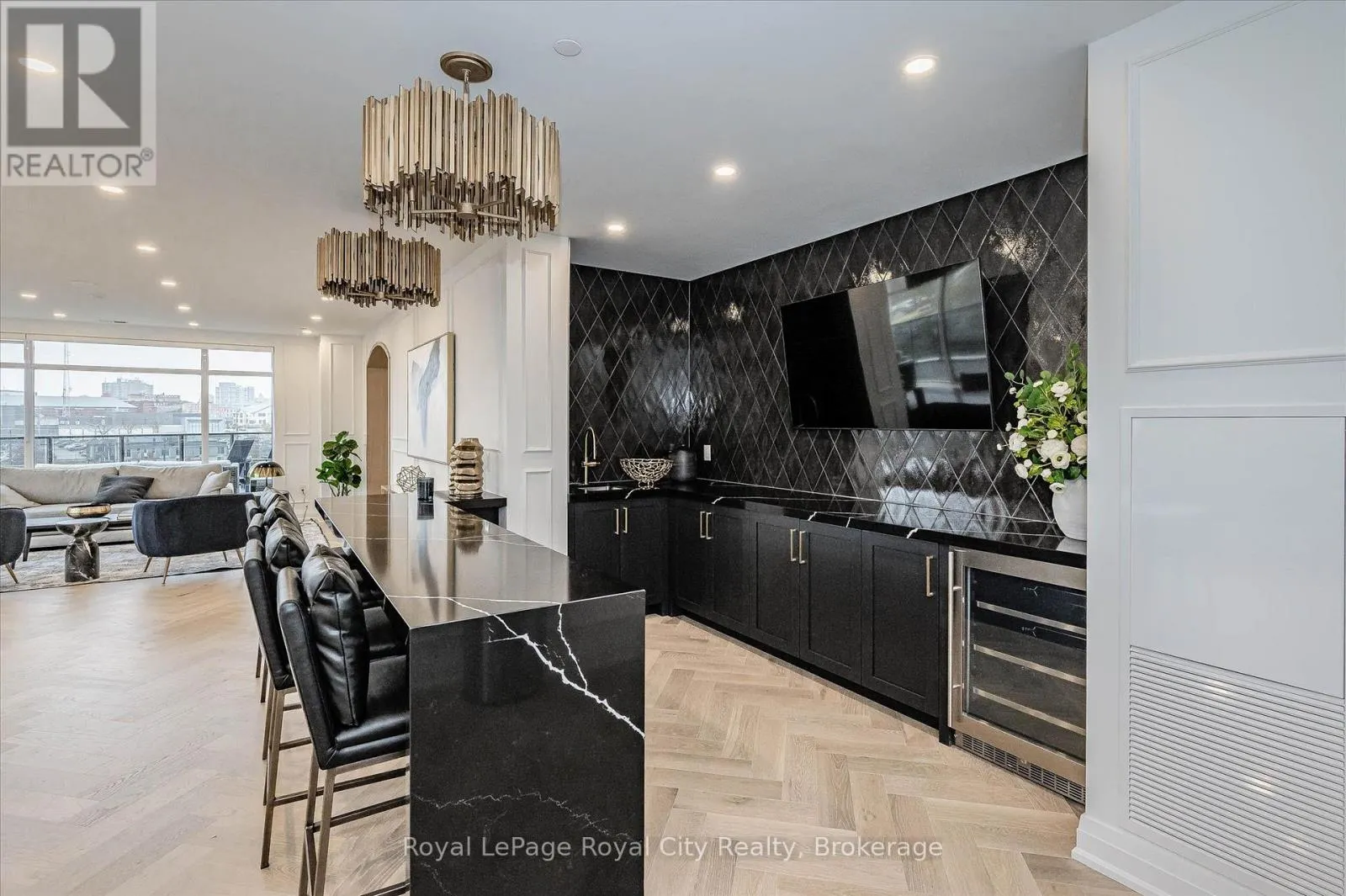 1007 - 71 WYNDHAM STREET S, #1007