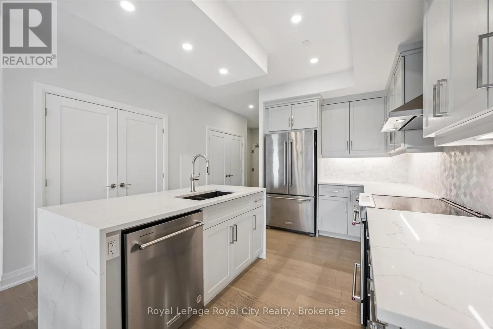 1007 - 71 WYNDHAM STREET S, #1007