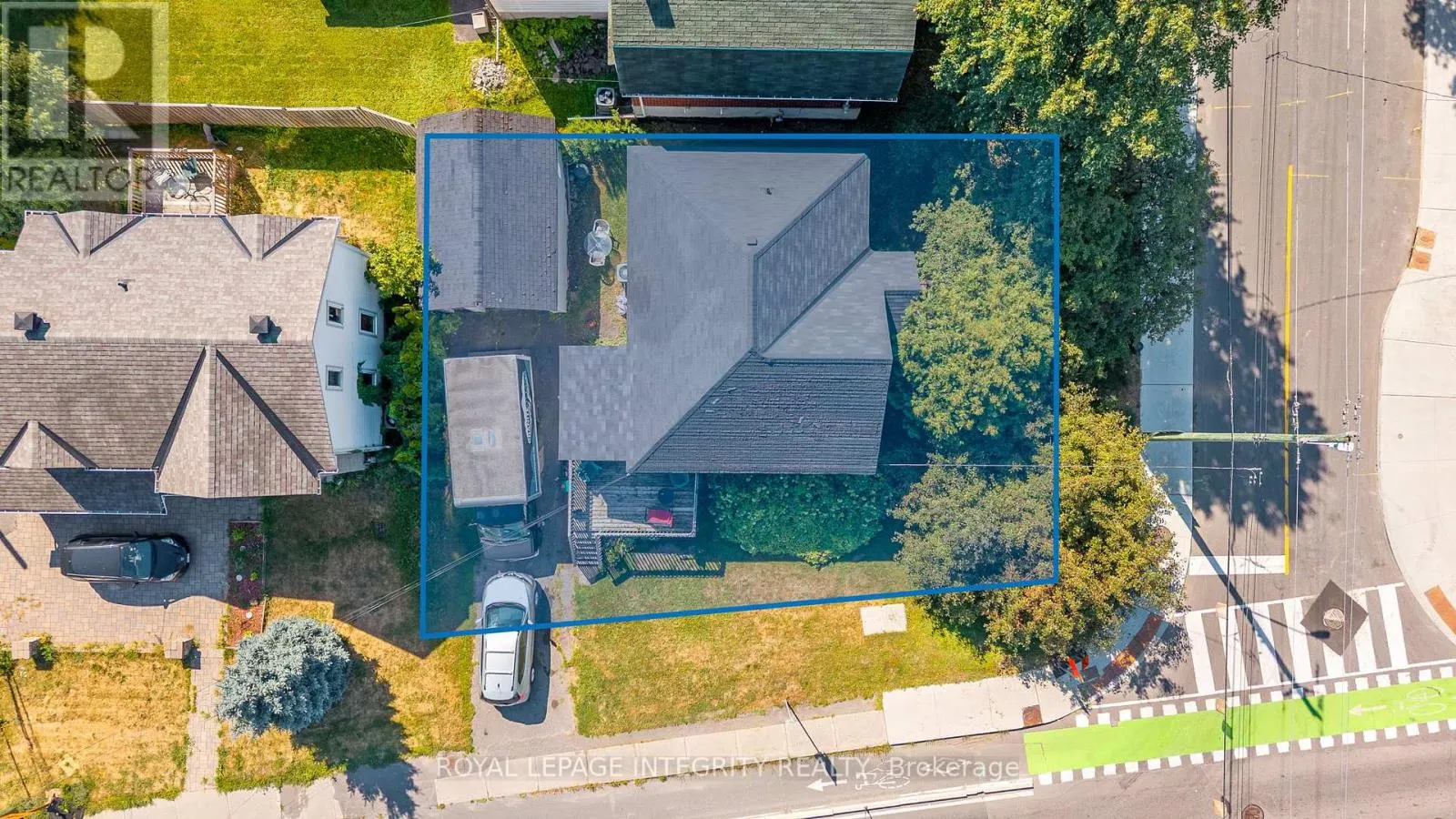 1 CAROLINE AVENUE