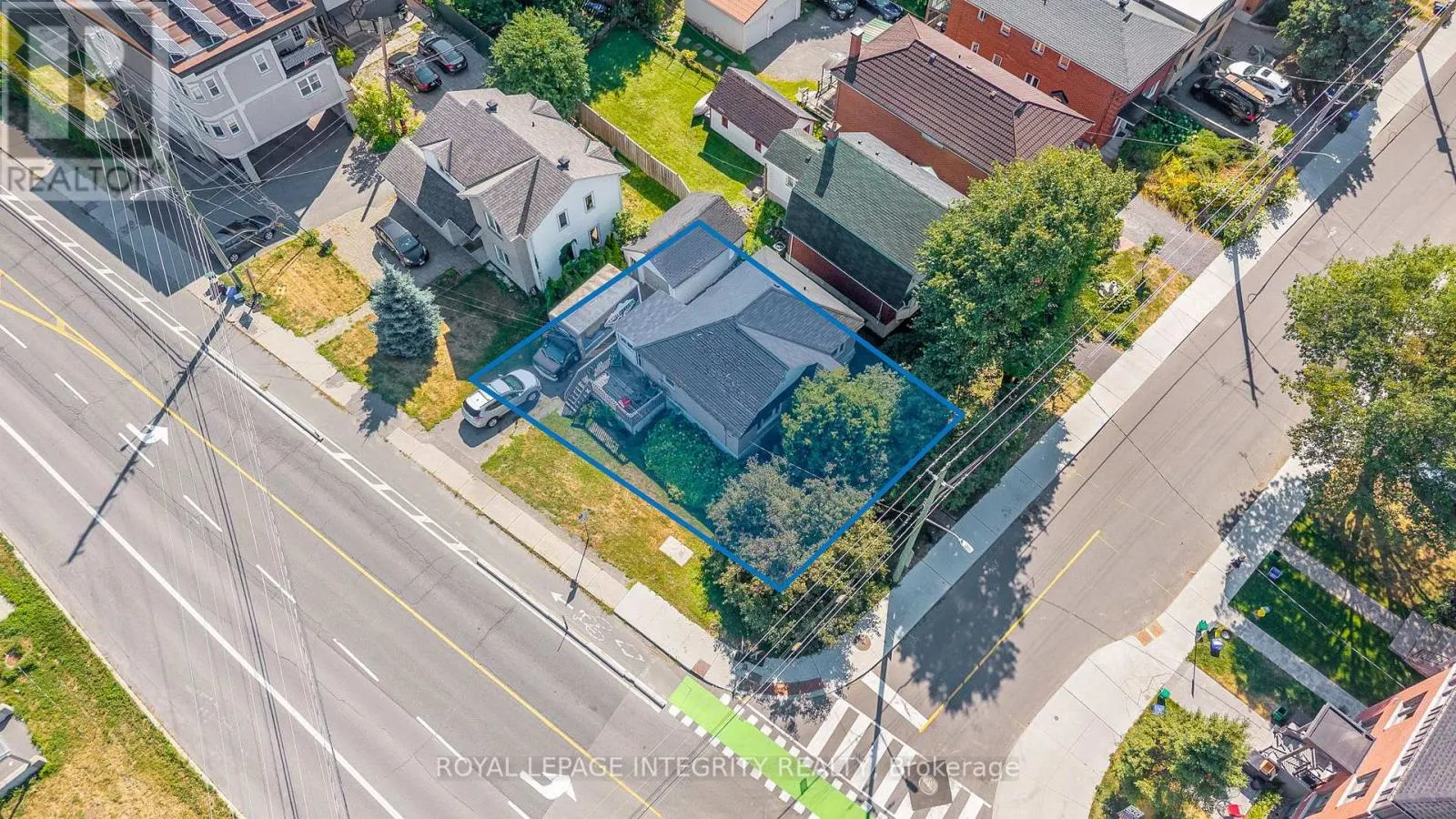 1 CAROLINE AVENUE