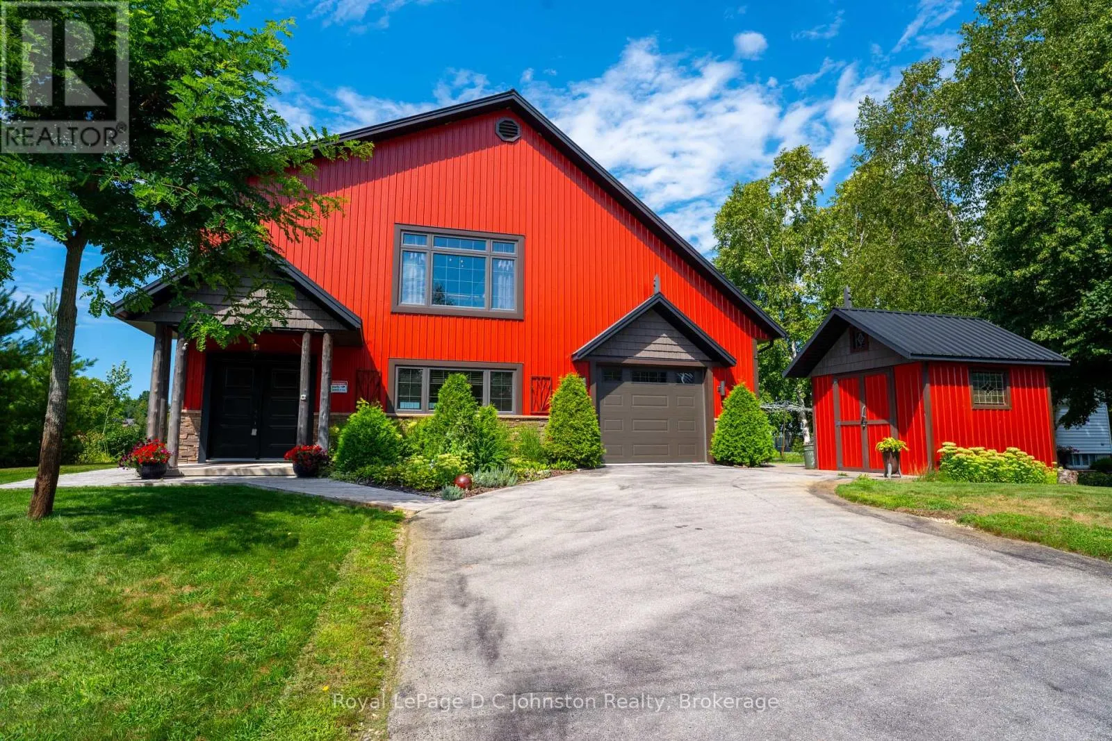 11 LAKE DRIVE