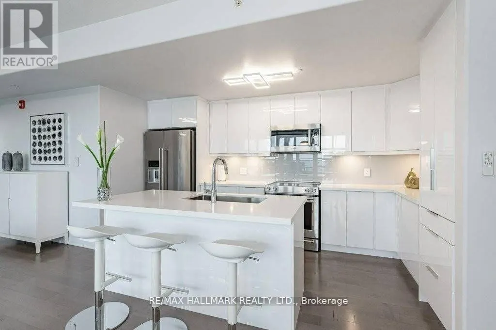 409 - 10 CONCORD PLACE