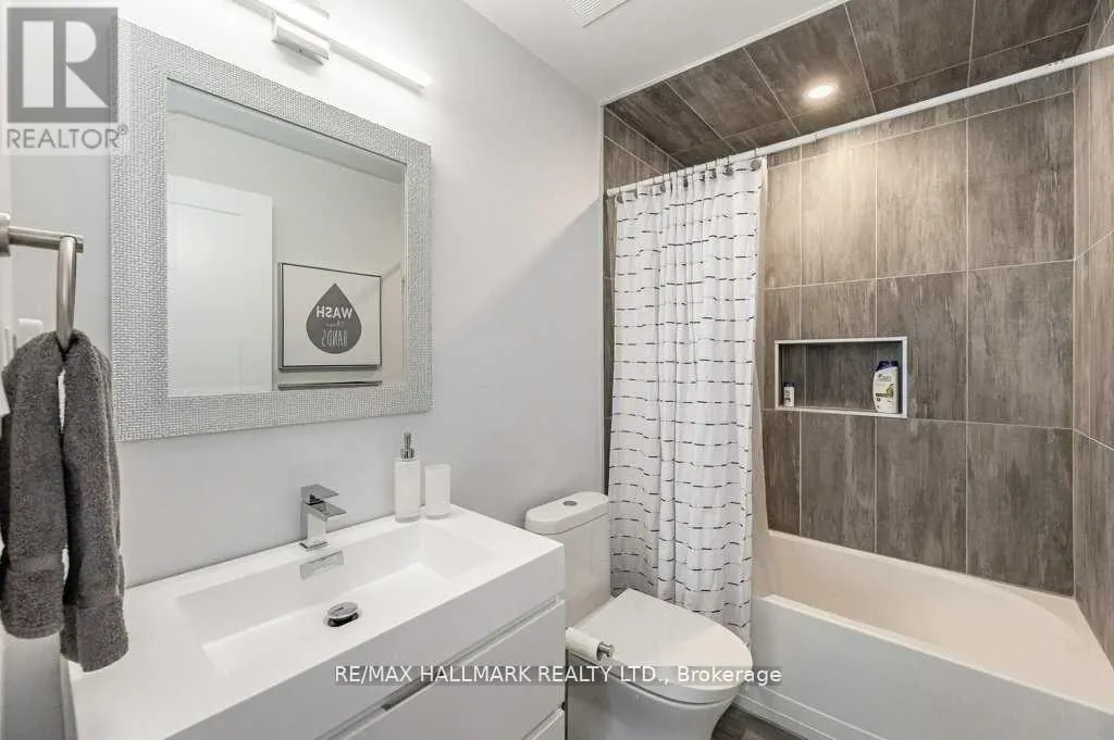 409 - 10 CONCORD PLACE