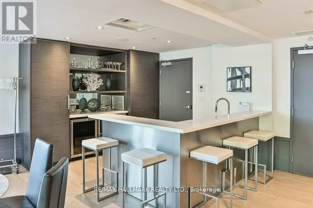 409 - 10 CONCORD PLACE