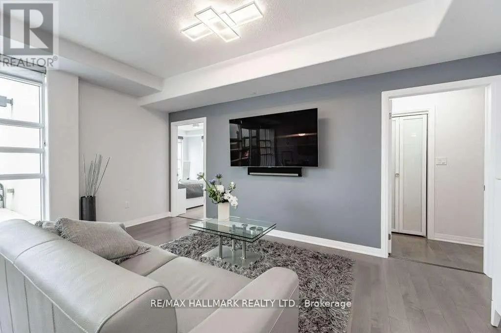 409 - 10 CONCORD PLACE