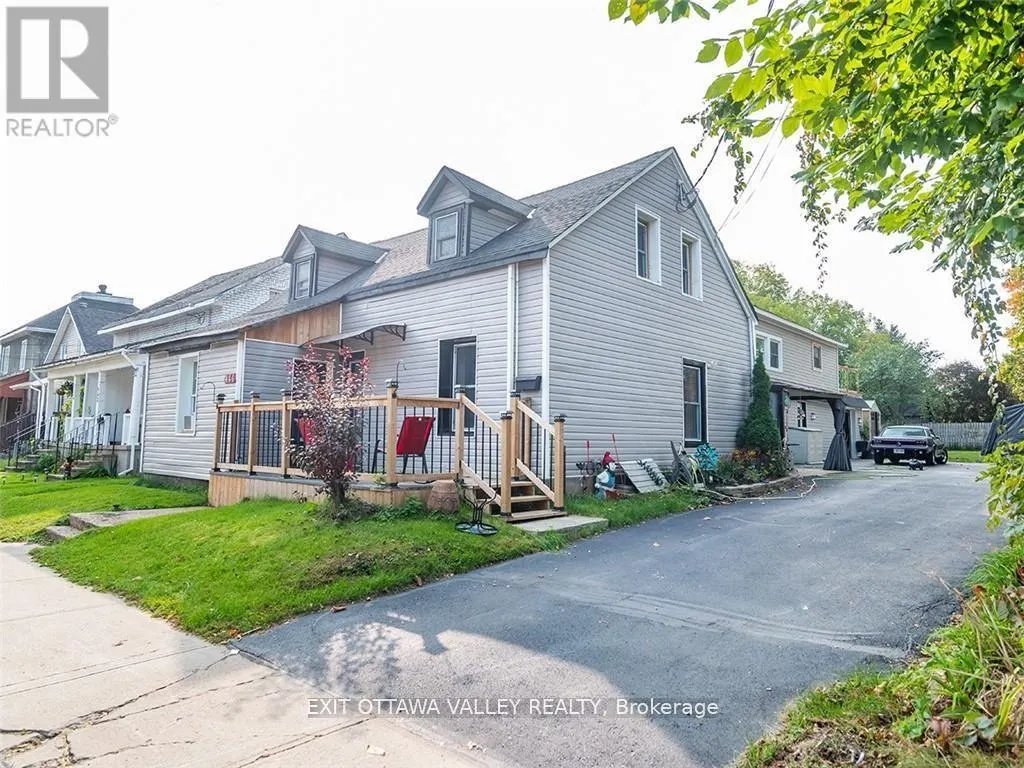 444 ISABELLA STREET