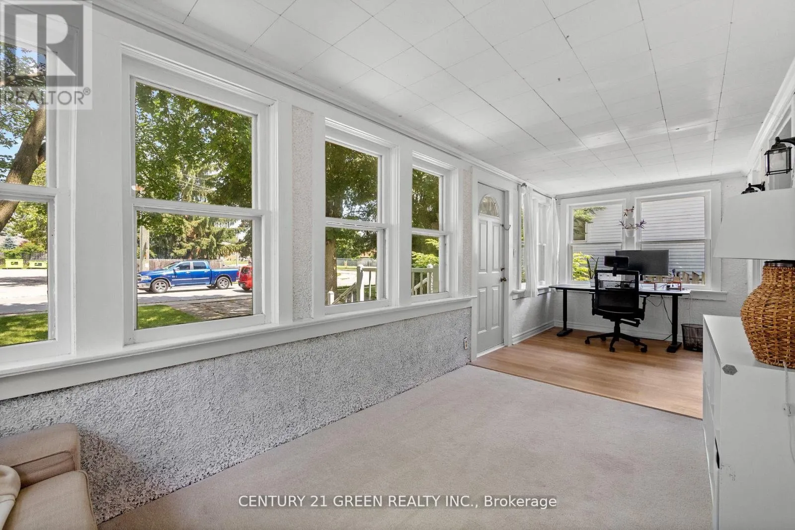 50 ELGIN STREET S