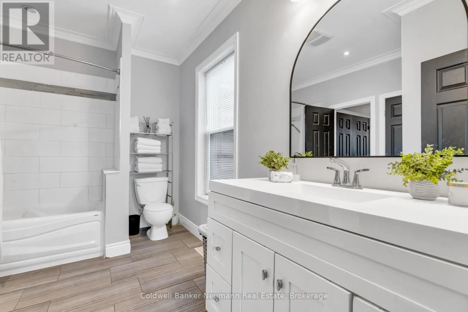 394 WOOLWICH STREET