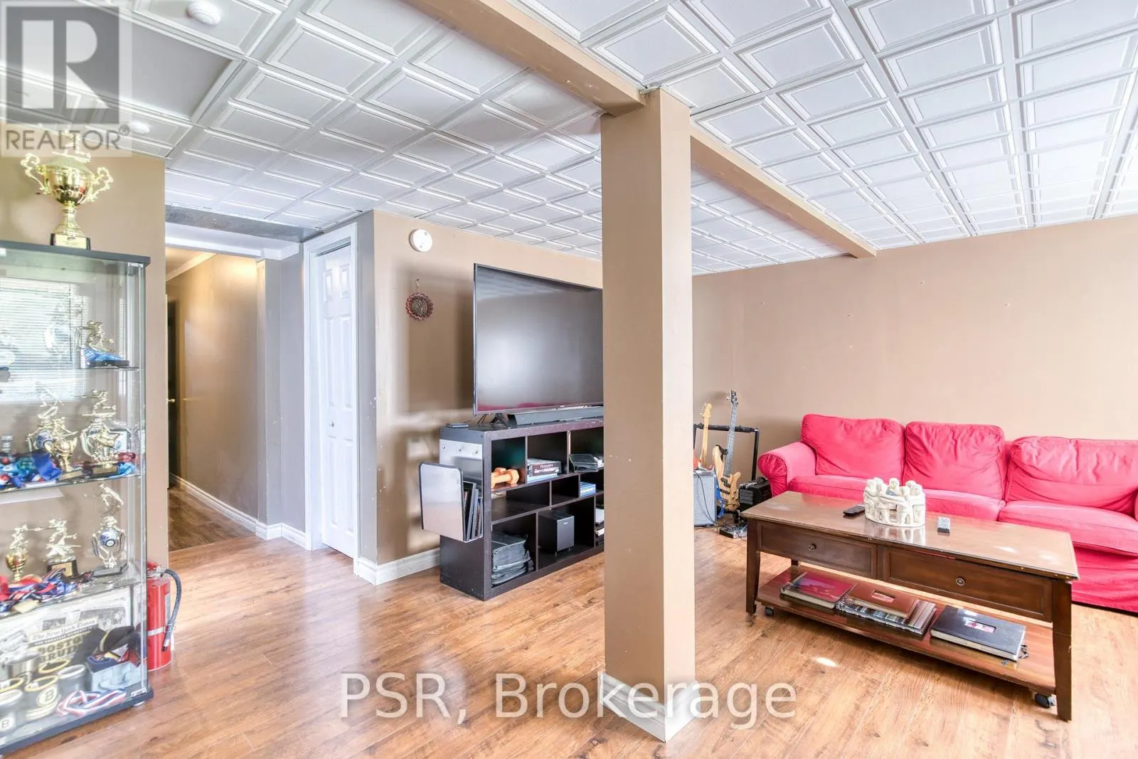 81 BREMBEL STREET