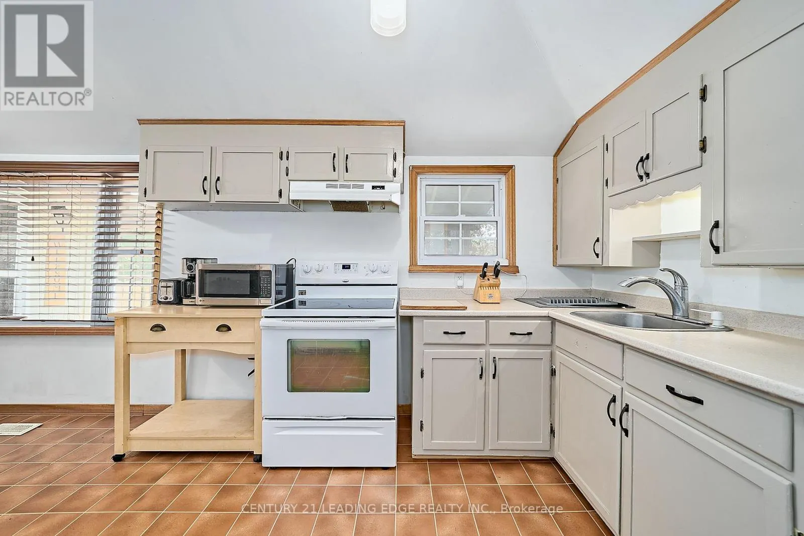 225 ARNOTT DRIVE