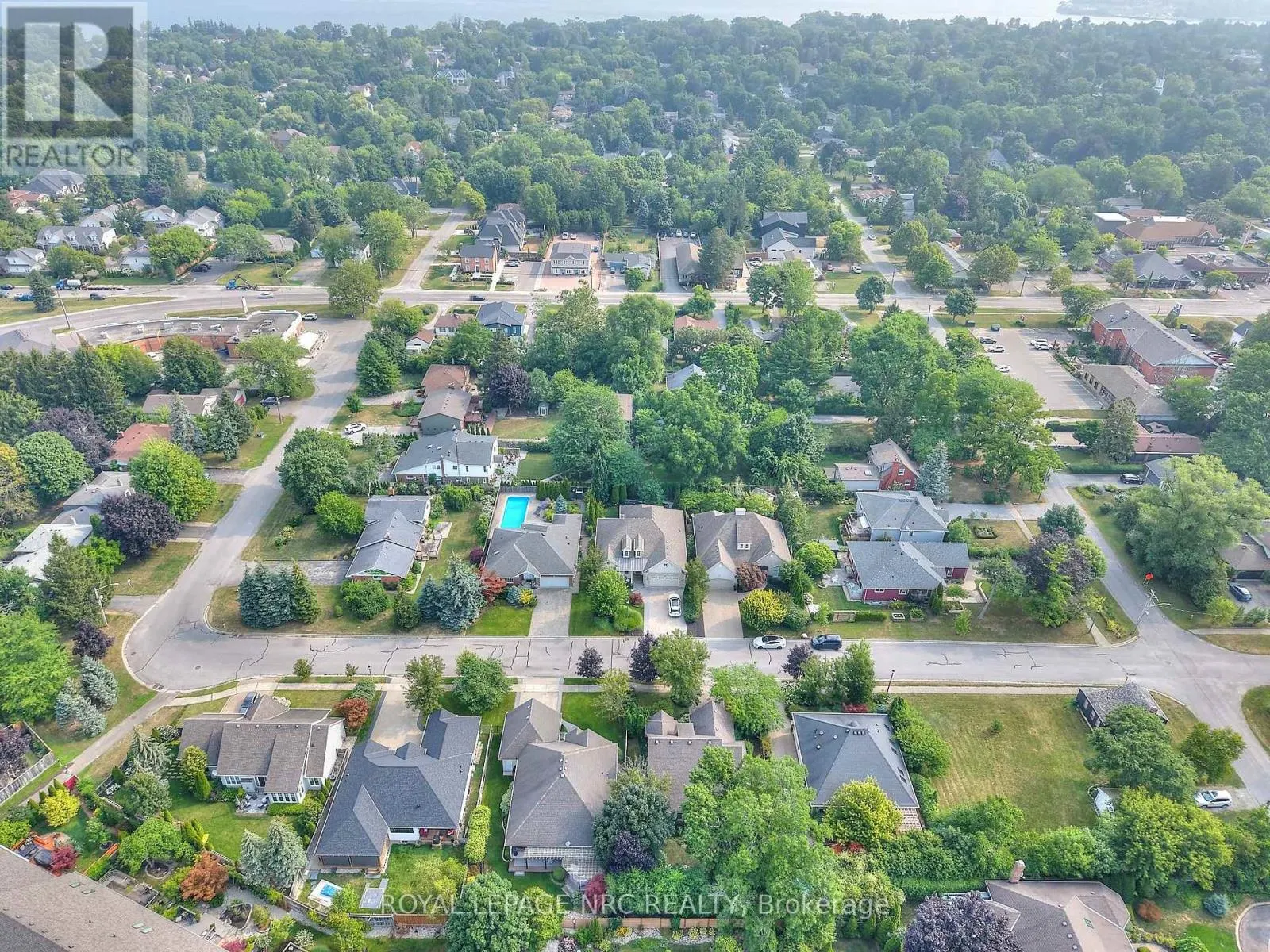 330 JOHN STREET W