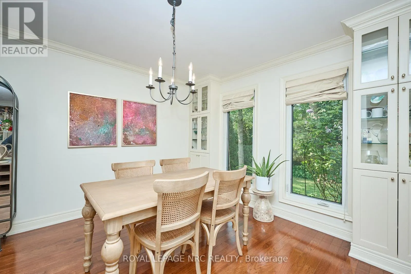 330 JOHN STREET W