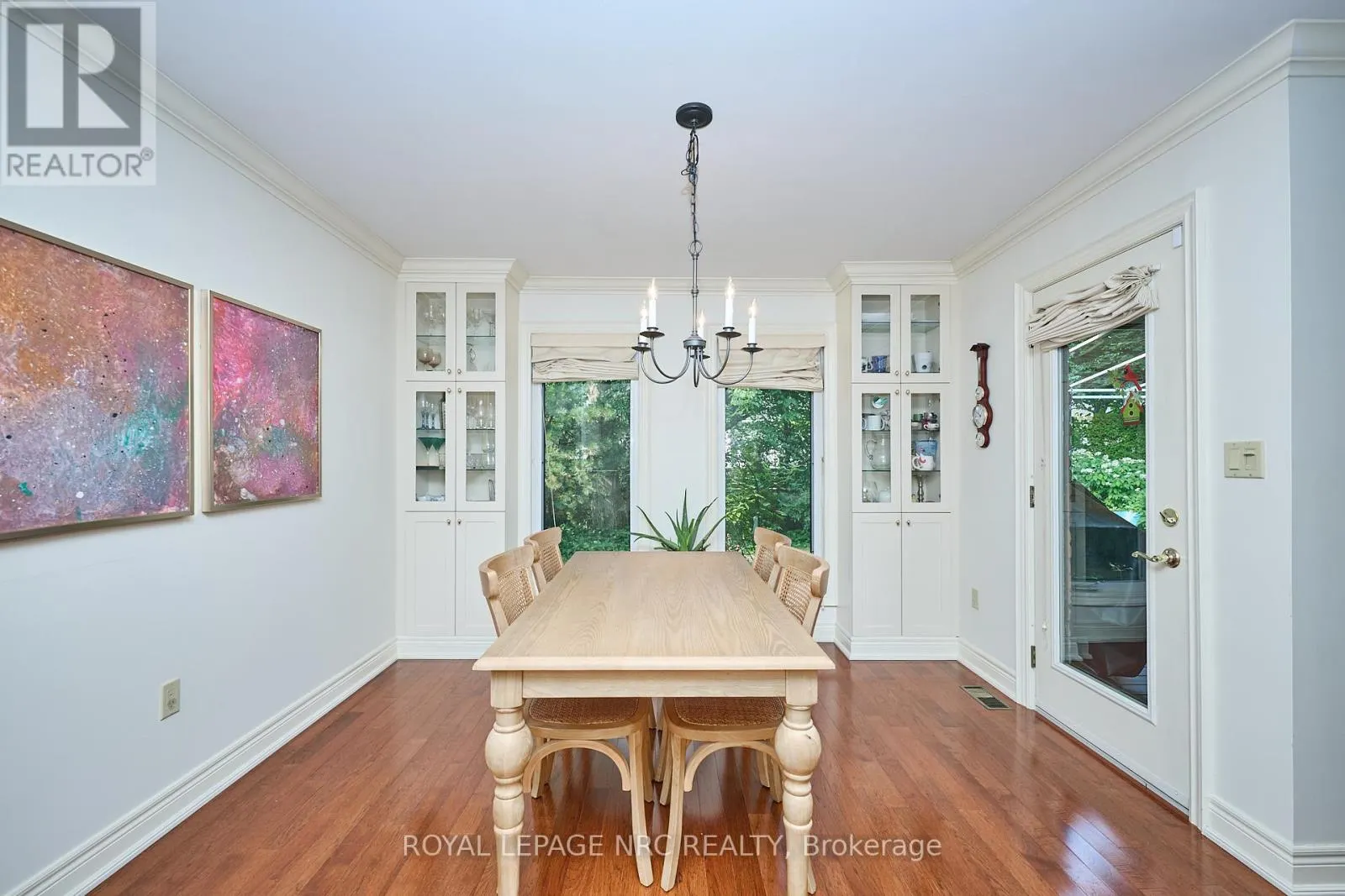 330 JOHN STREET W