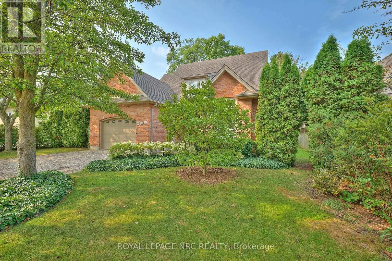 330 JOHN STREET W