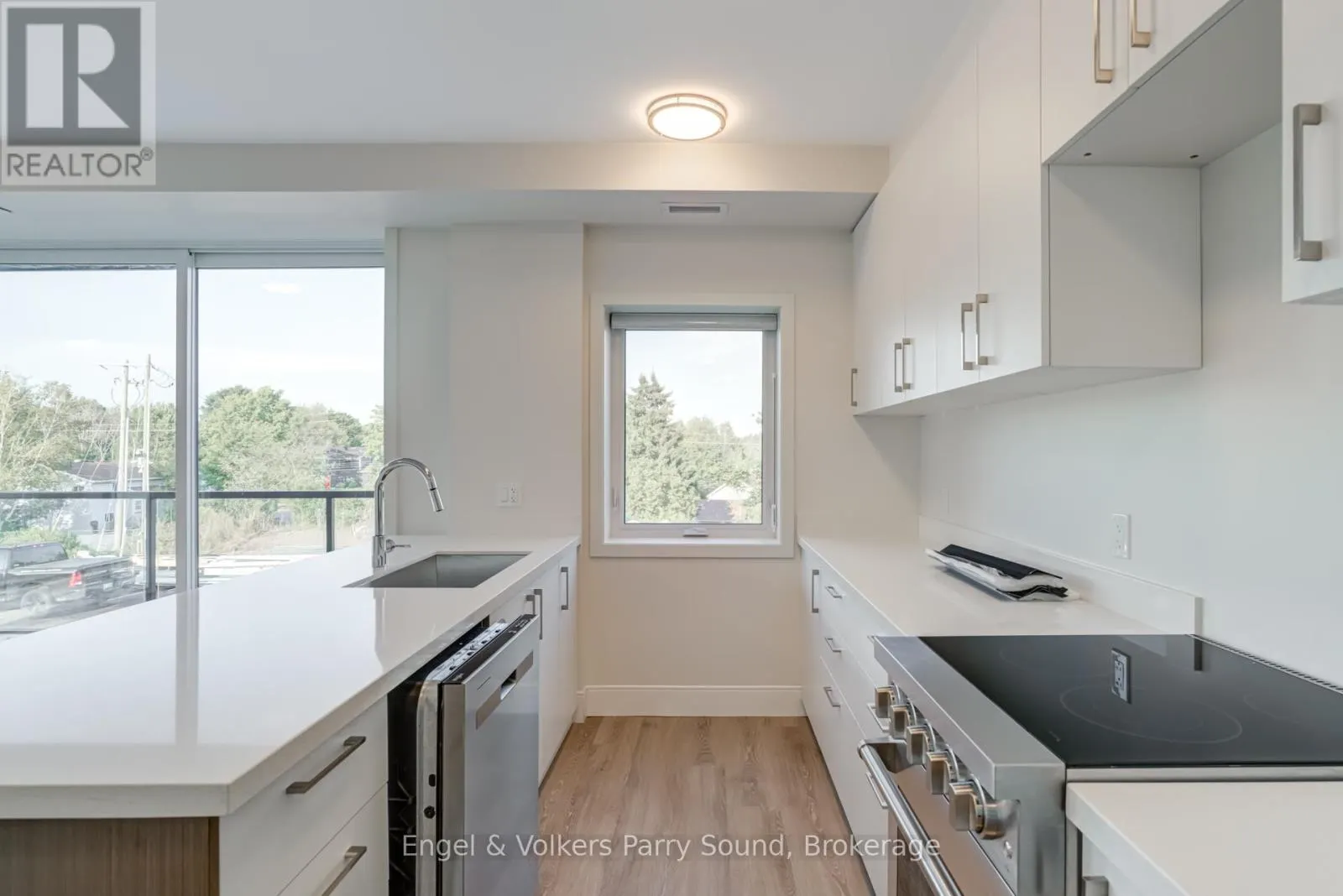 201 - 51 GEORGE STREET, #201