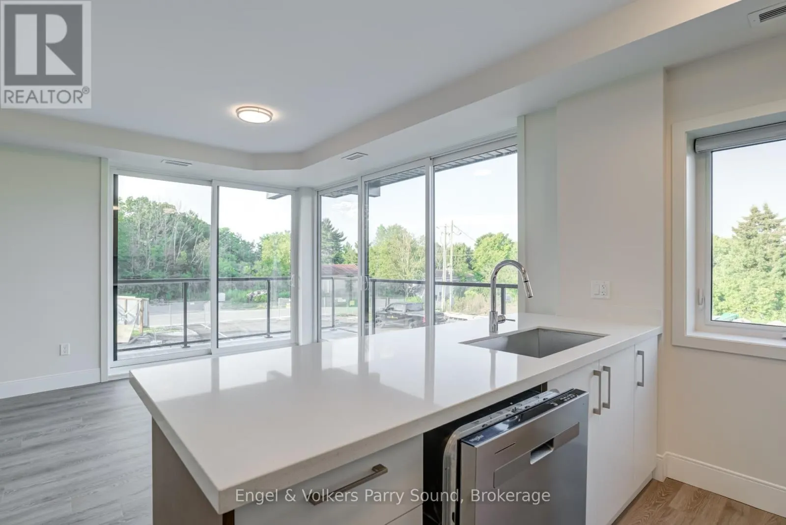201 - 51 GEORGE STREET, #201