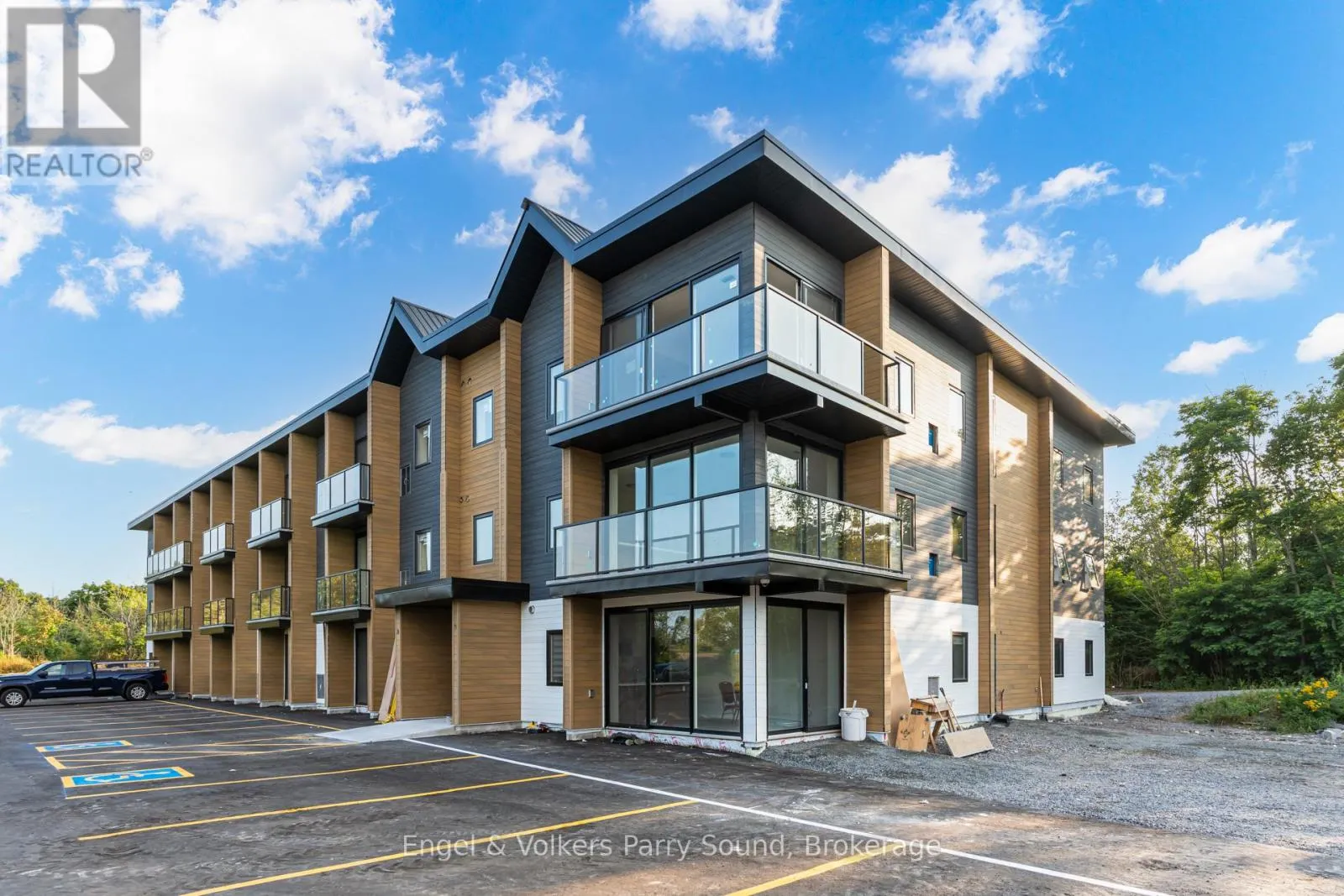 201 - 51 GEORGE STREET, #201