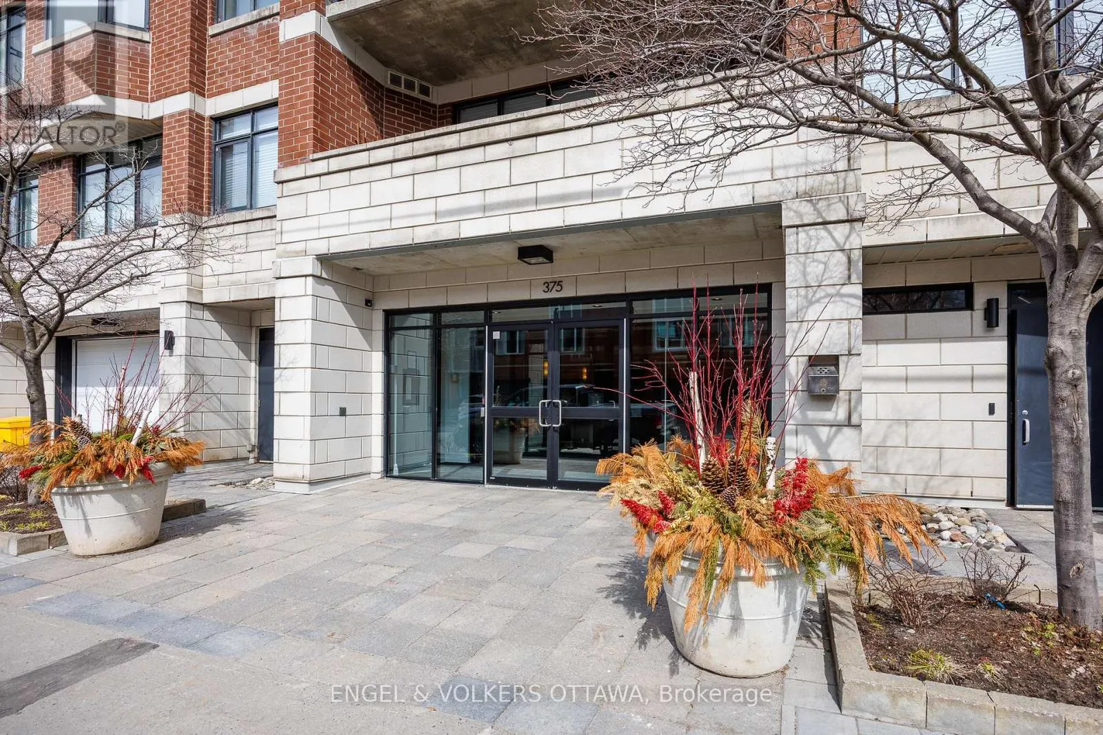 203 - 375 LISGAR STREET