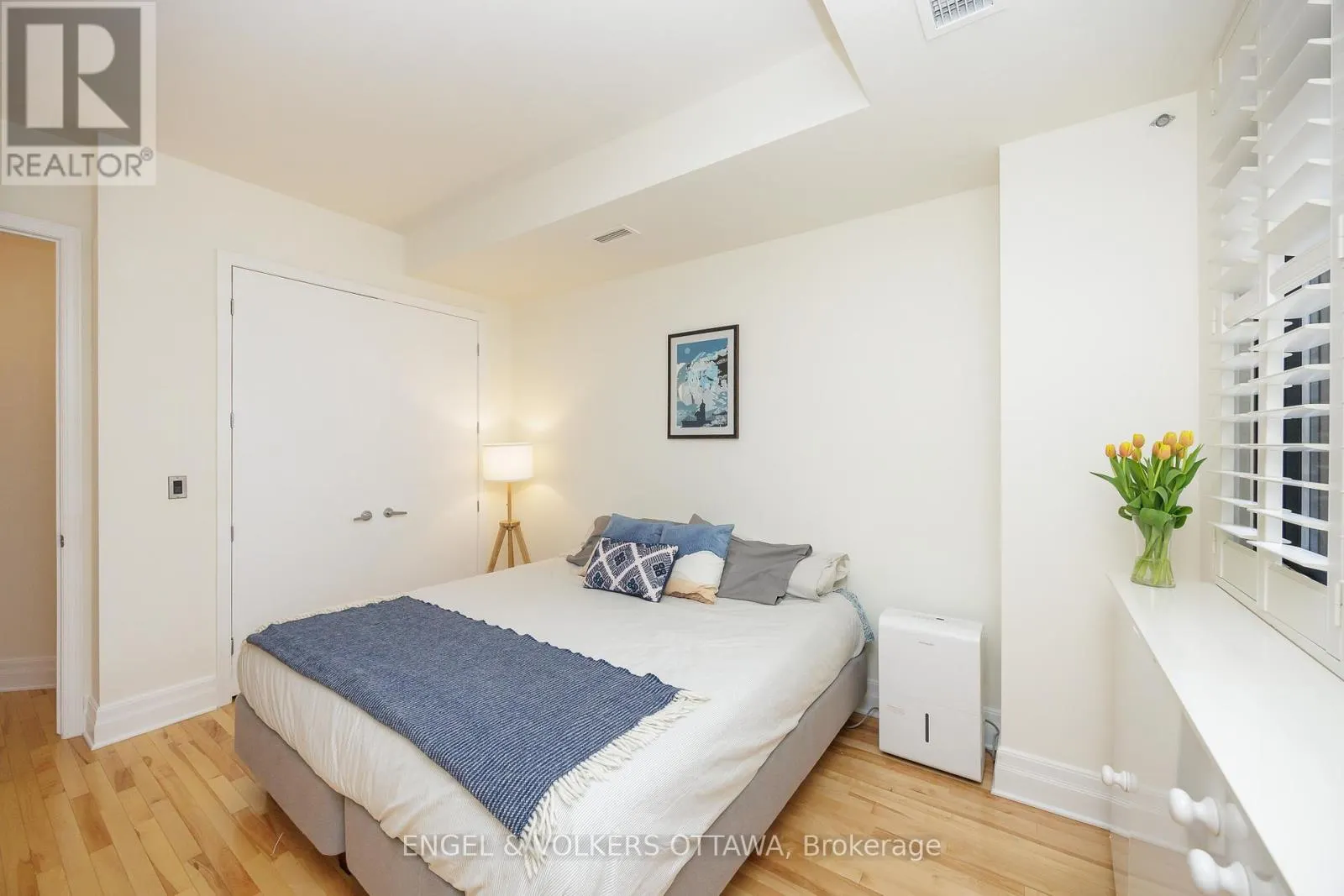 203 - 375 LISGAR STREET