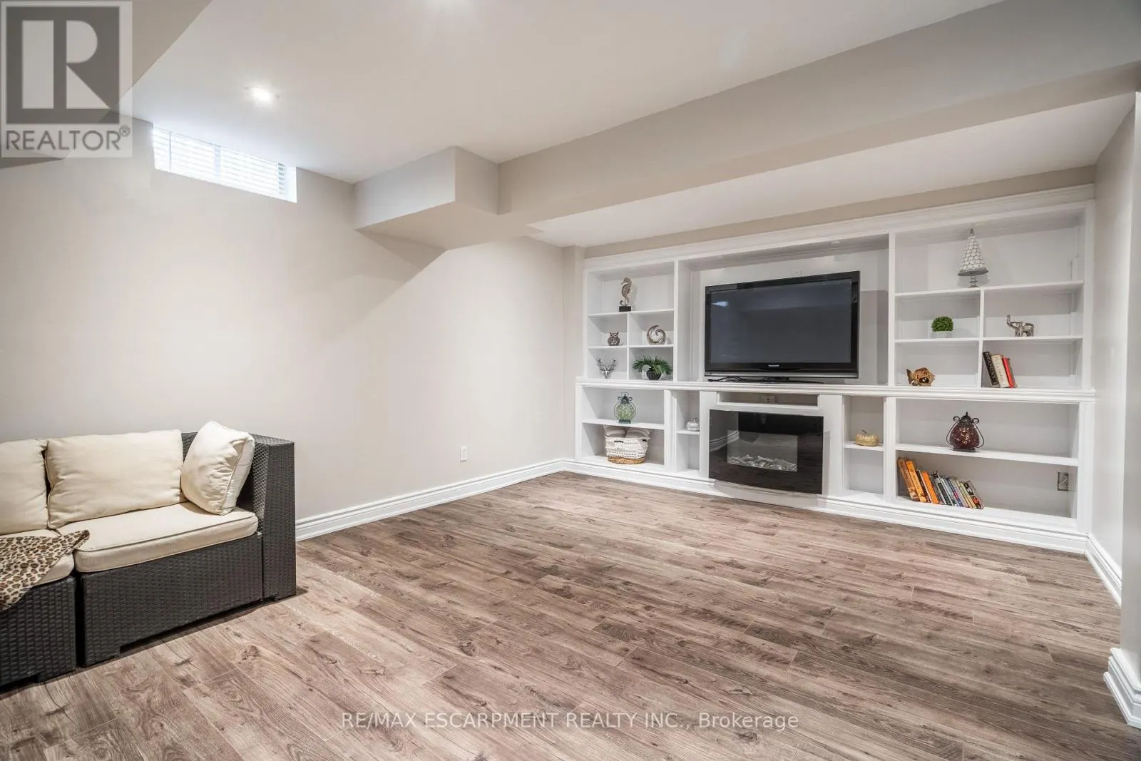 41 - 222 FALL FAIR WAY