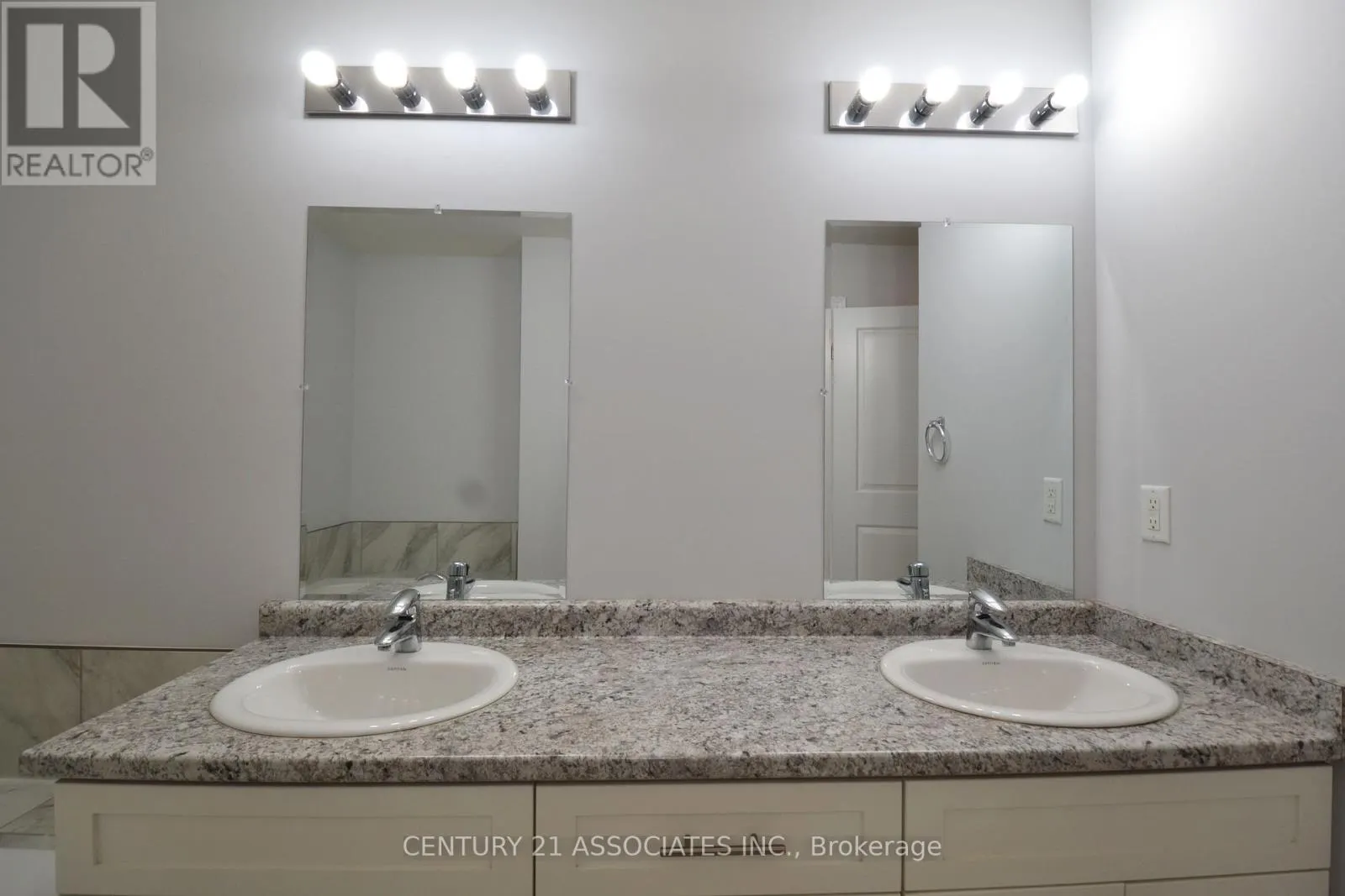 6 - 98 SHOREVIEW PLACE