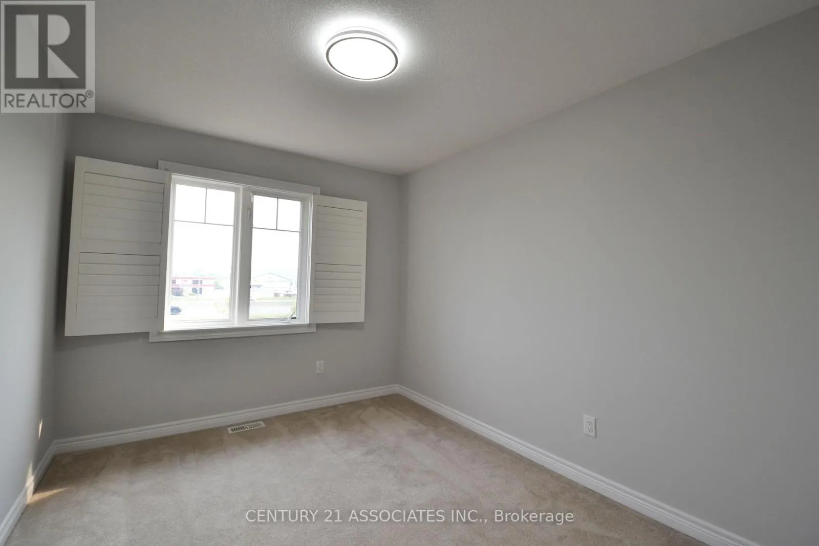 6 - 98 SHOREVIEW PLACE