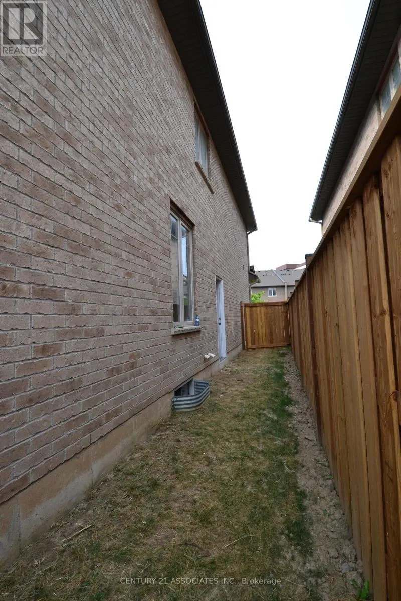 6 - 98 SHOREVIEW PLACE