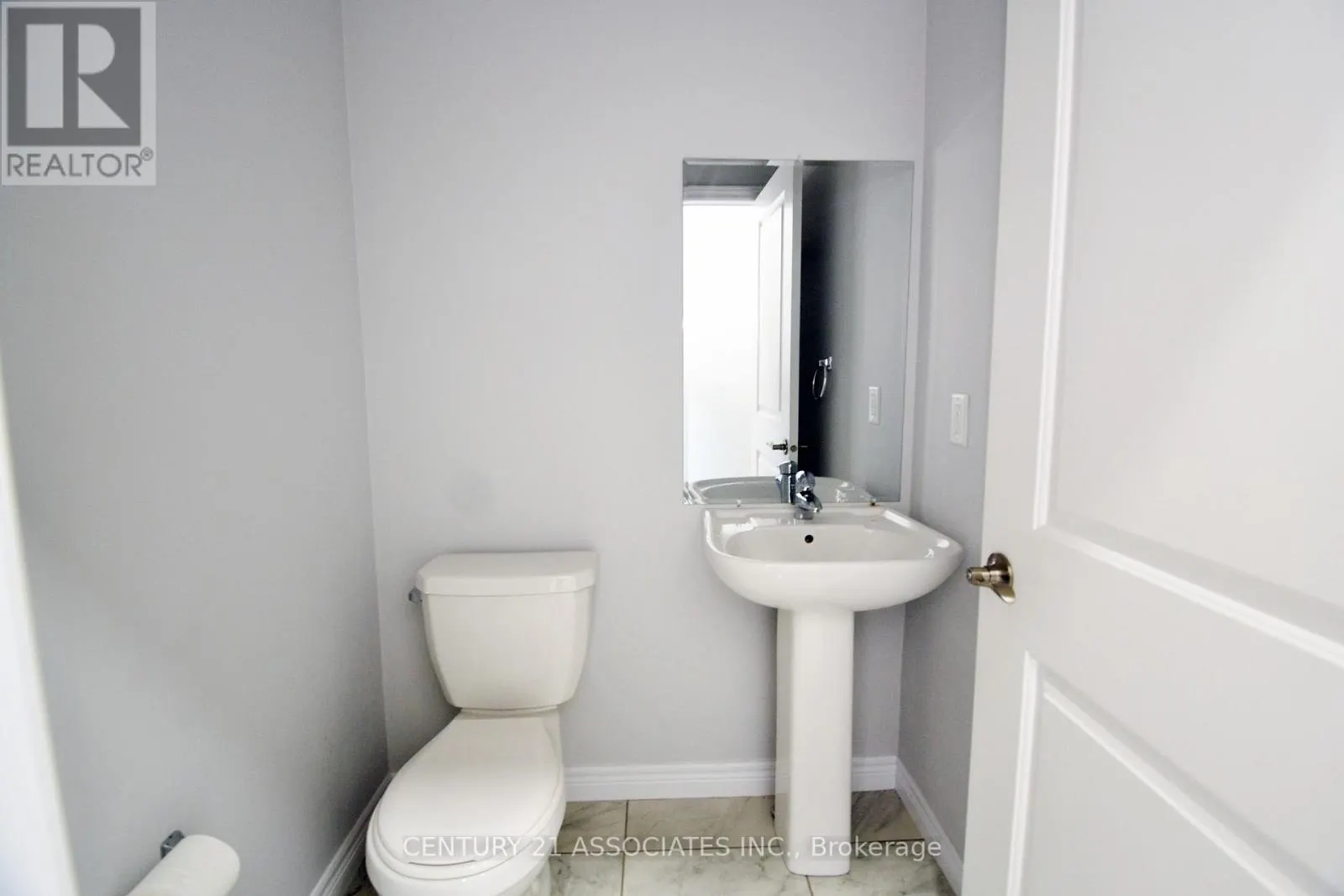 6 - 98 SHOREVIEW PLACE