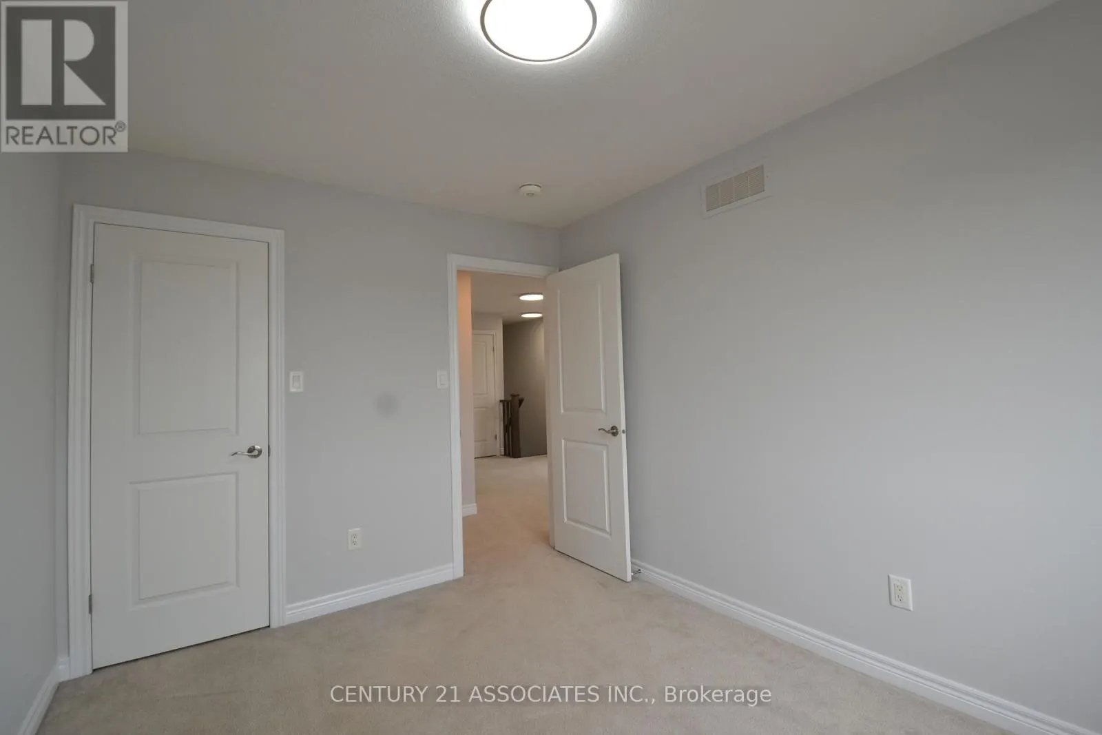 6 - 98 SHOREVIEW PLACE